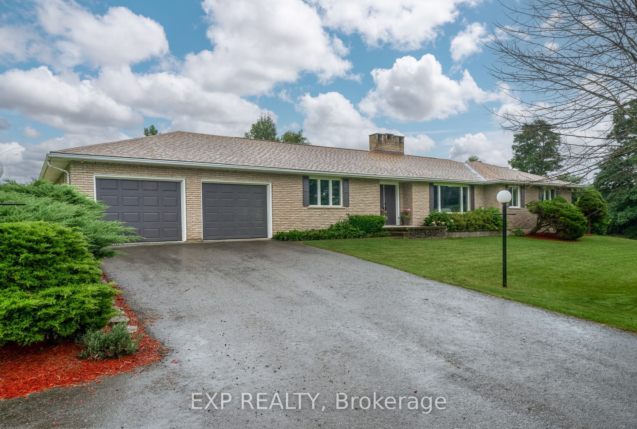 737 County Rd 18 Property Photo