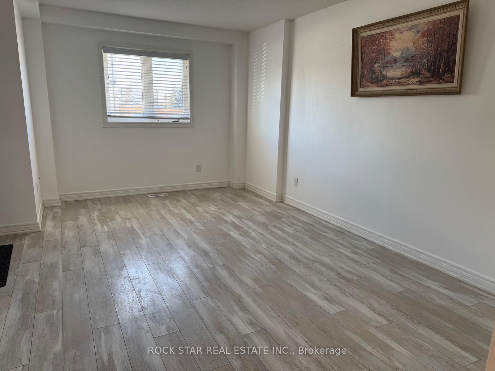 7768 Ascot Cir Property Photo 6