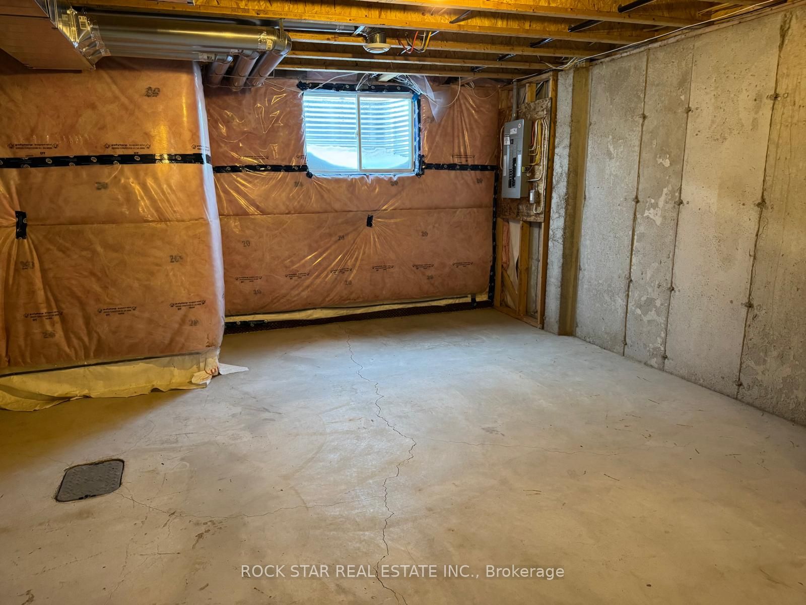 7768 Ascot Cir Property Photo 19
