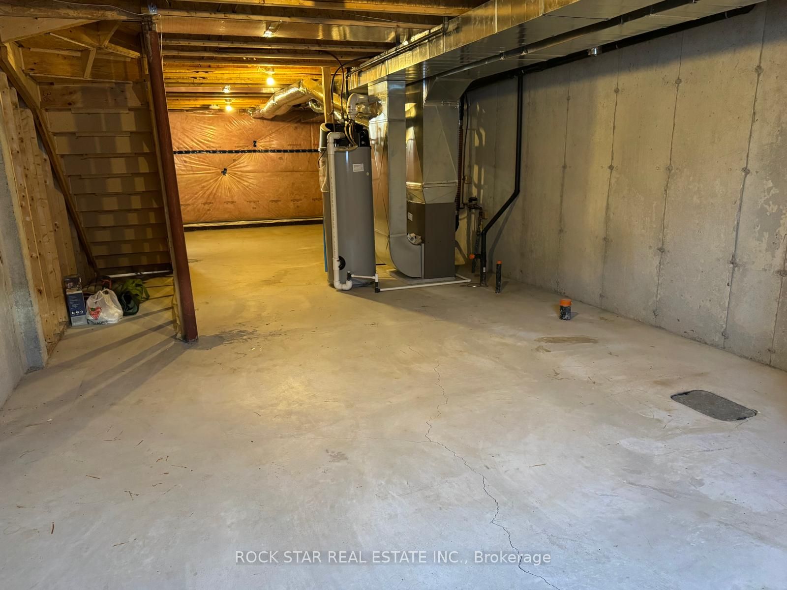 7768 Ascot Cir Property Photo 20