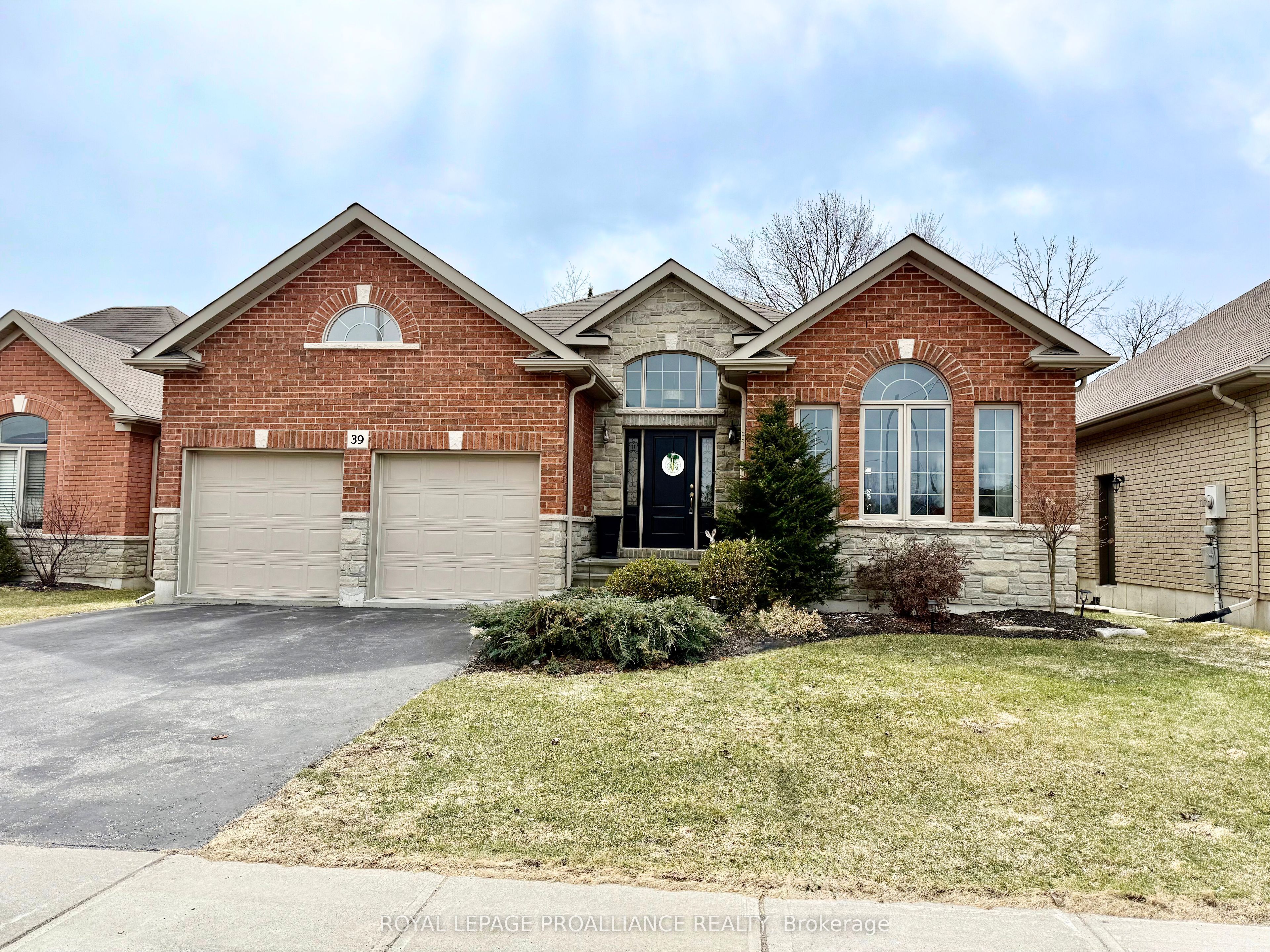 39 Mcdougall Dr Property Photo