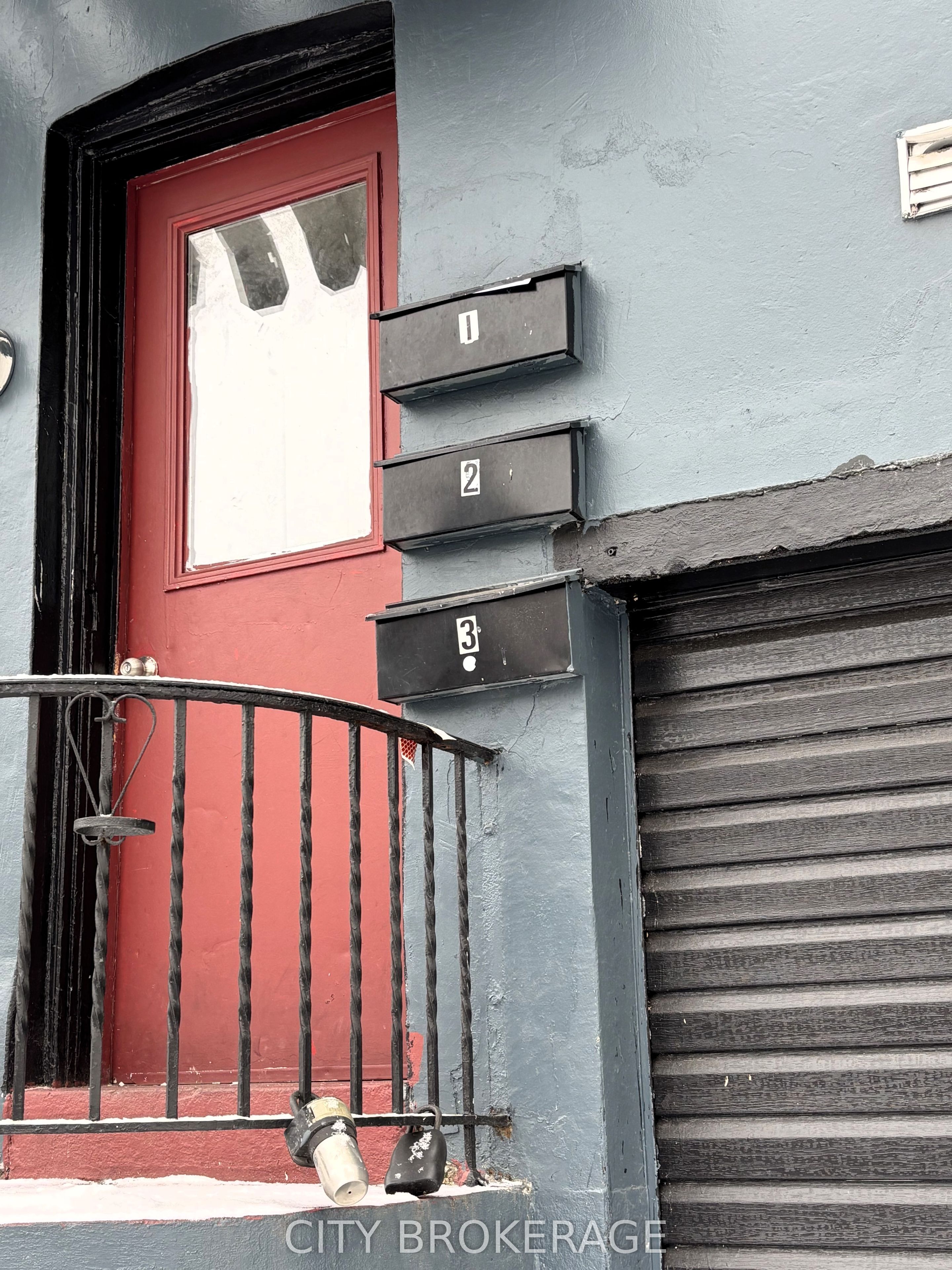 4 Rosemont Ave Property Photo 5