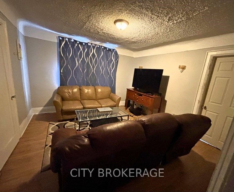 4 Rosemont Ave Property Photo 12