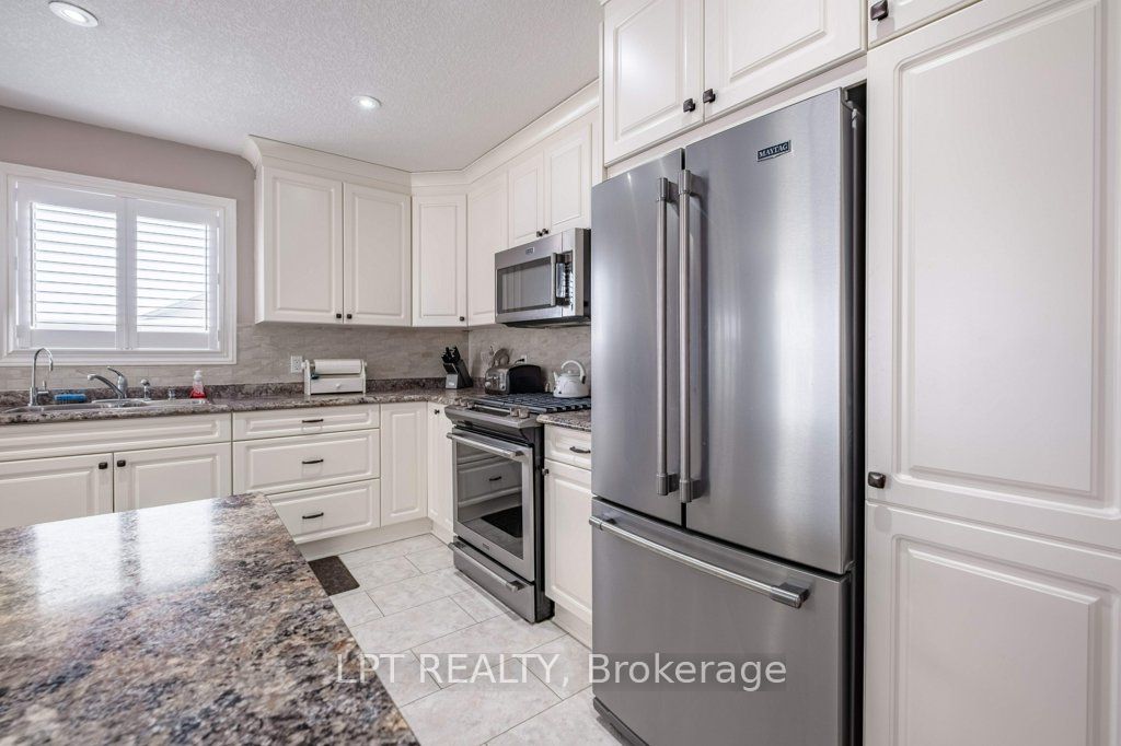 2 Merrill Drive Property Photo 16