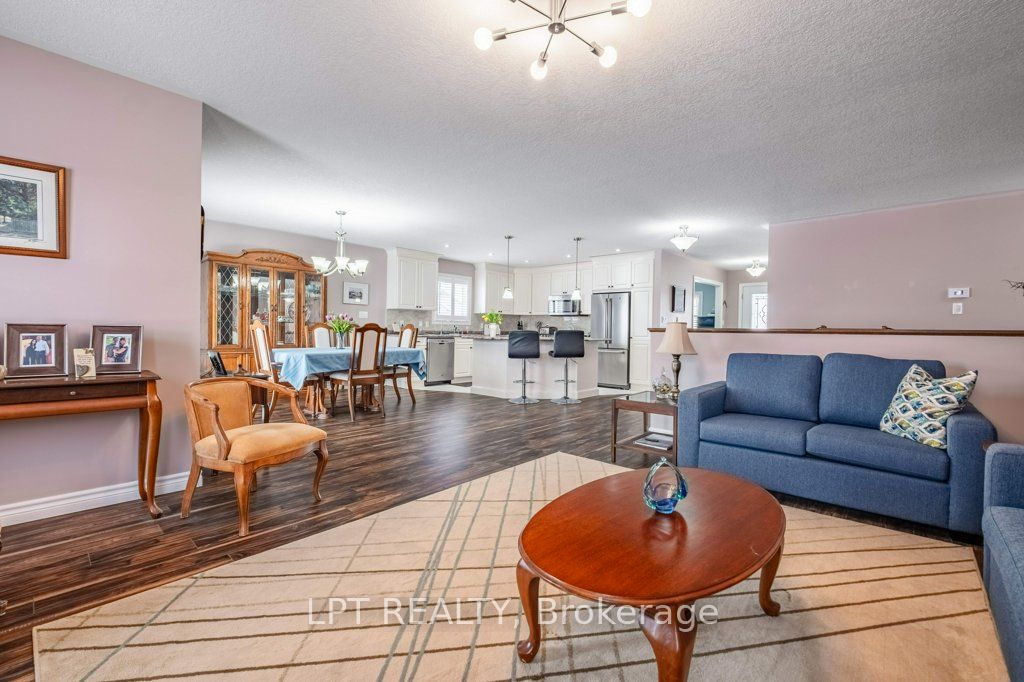 2 Merrill Drive Property Photo 19