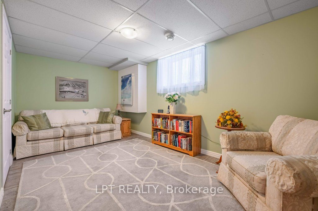 2 Merrill Drive Property Photo 21
