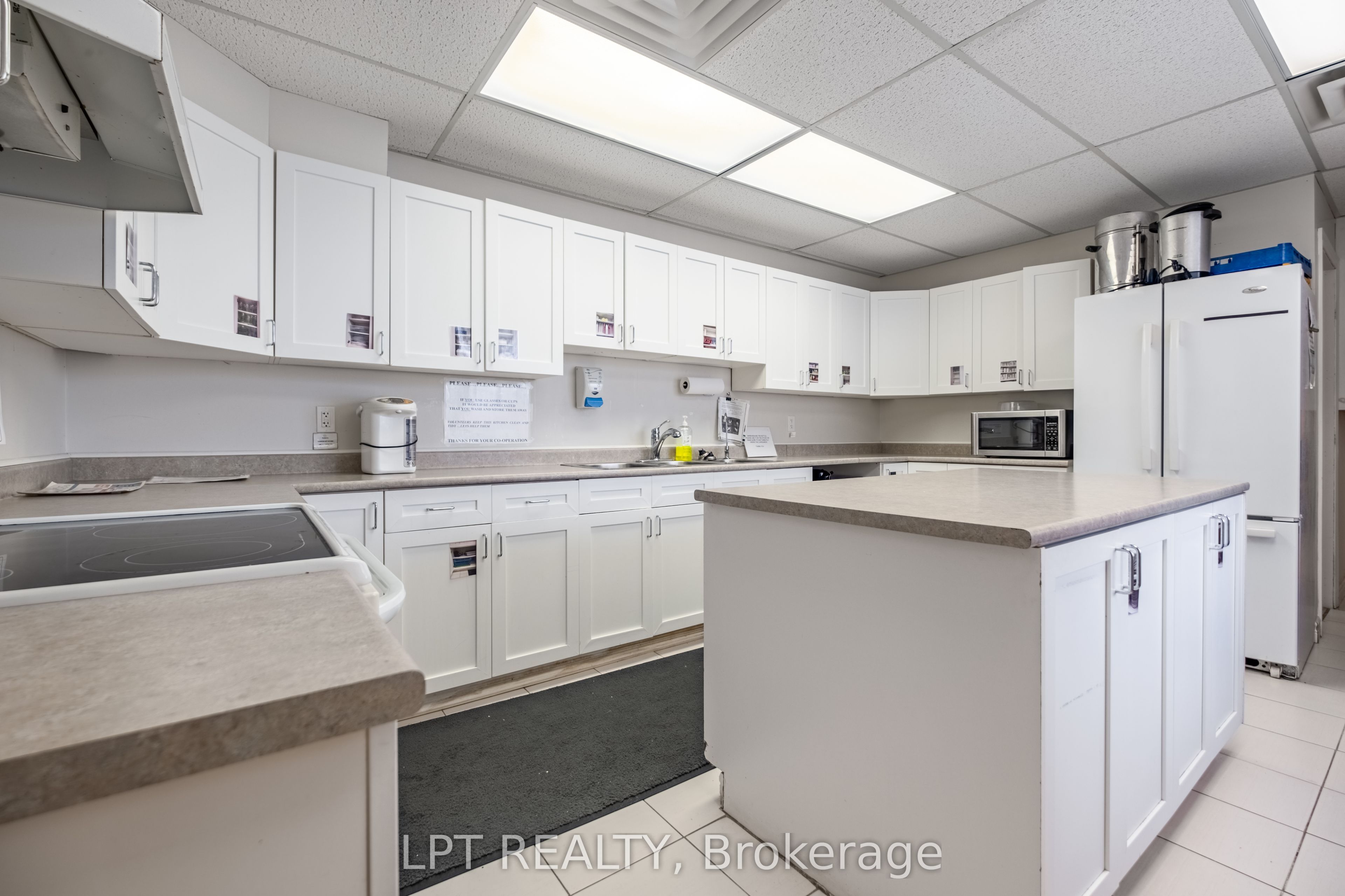 2 Merrill Drive Property Photo 36