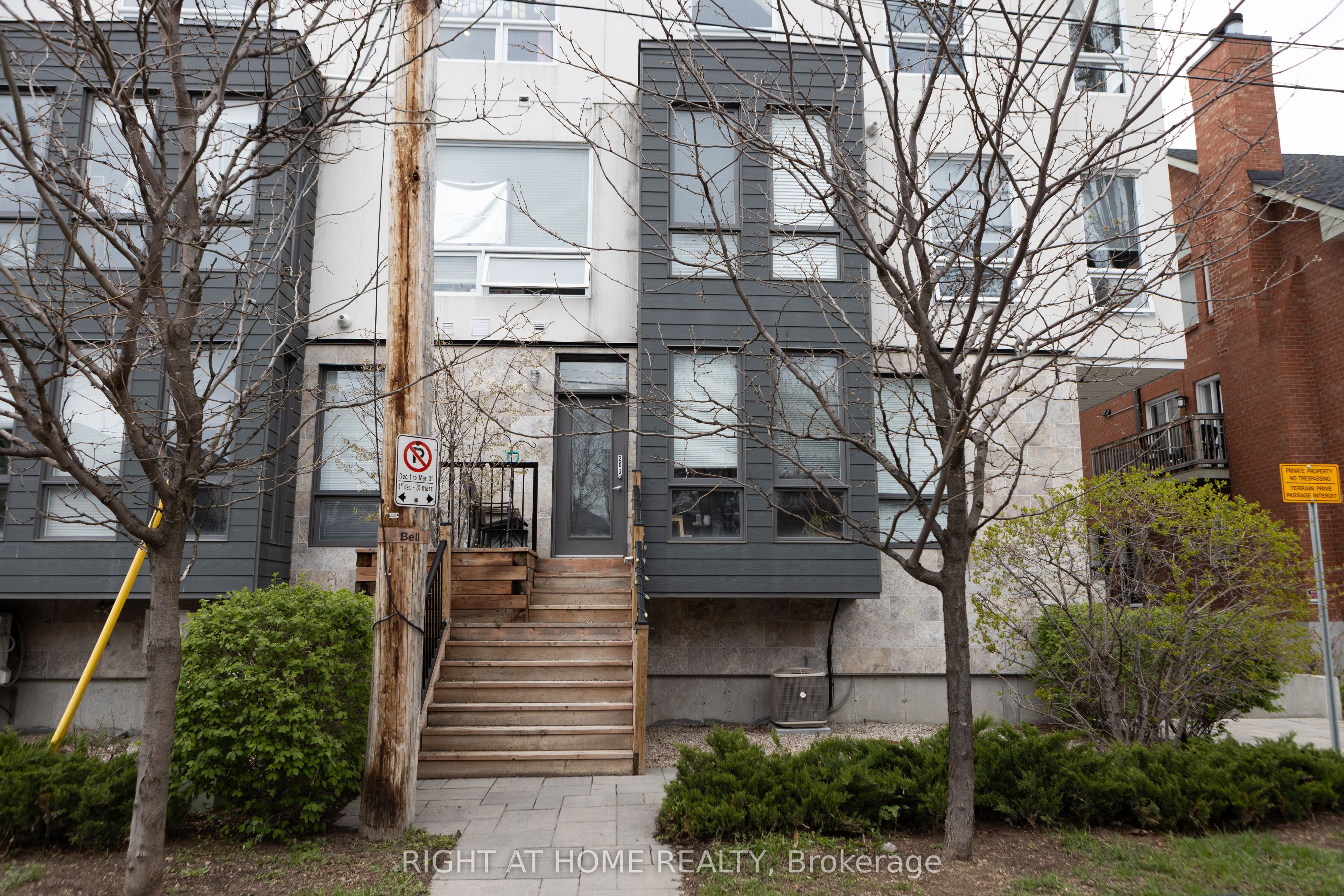 150 Greenfield Ave Property Photo