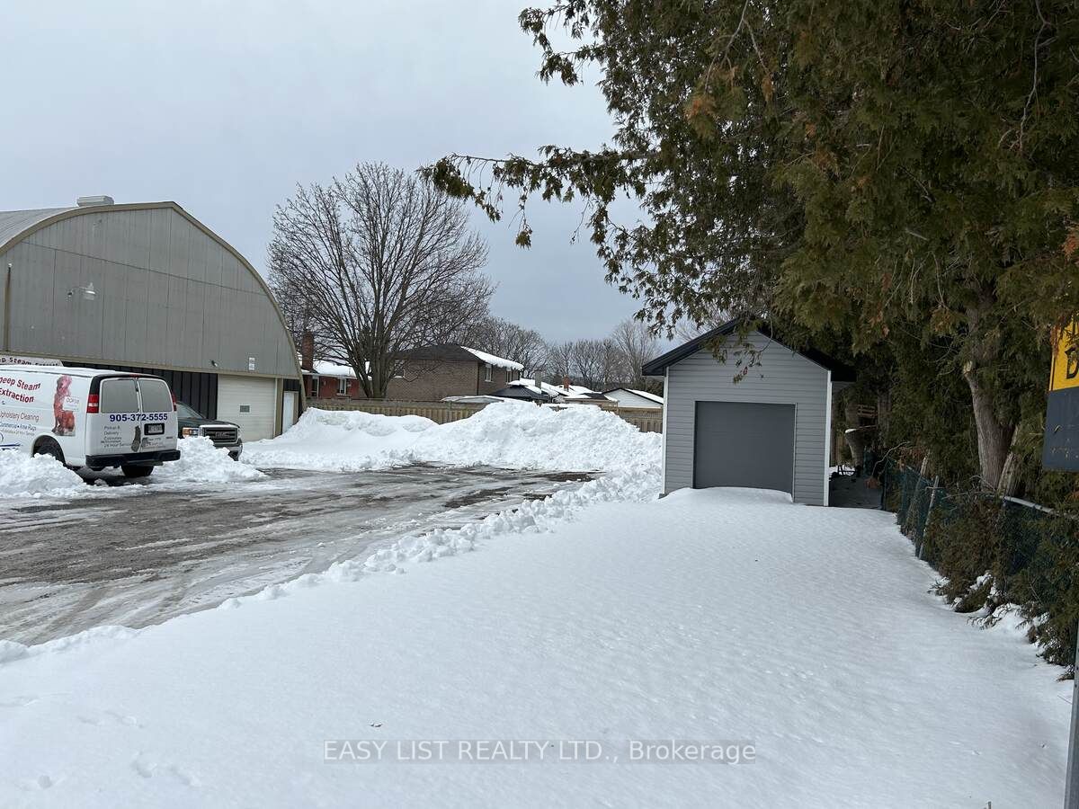 455 Campbell Street Property Photo 6