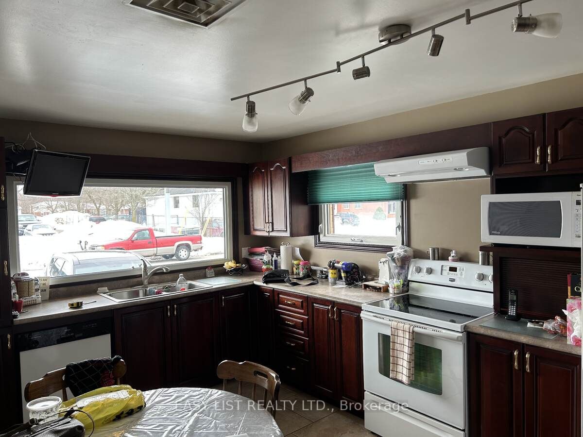 455 Campbell Street Property Photo 13
