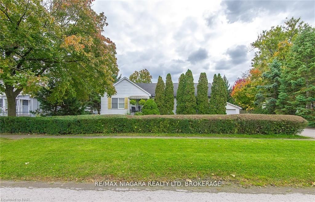 4270 Chippawa Parkway Property Photo 1