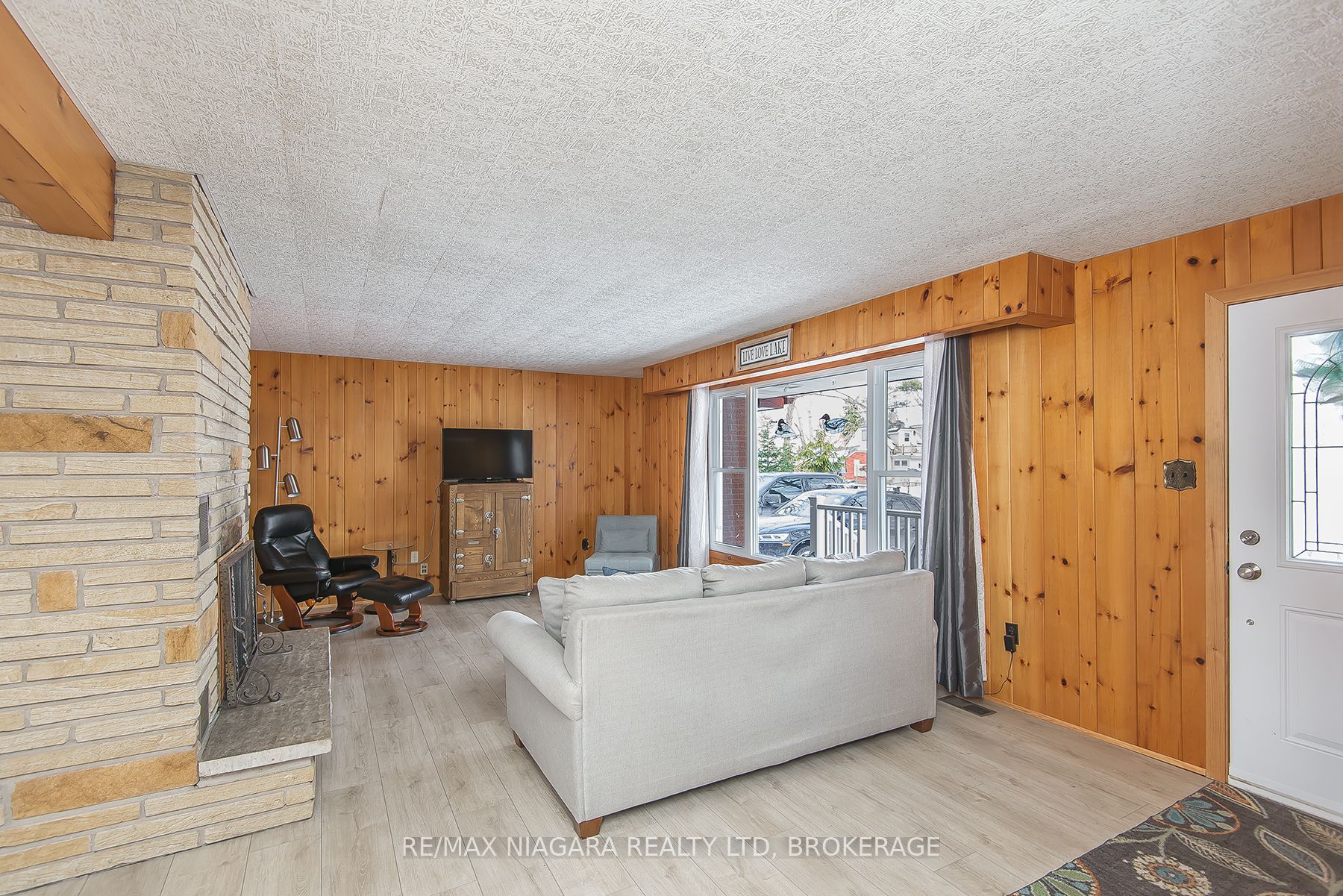18 Oakridge Crescent Property Photo 14