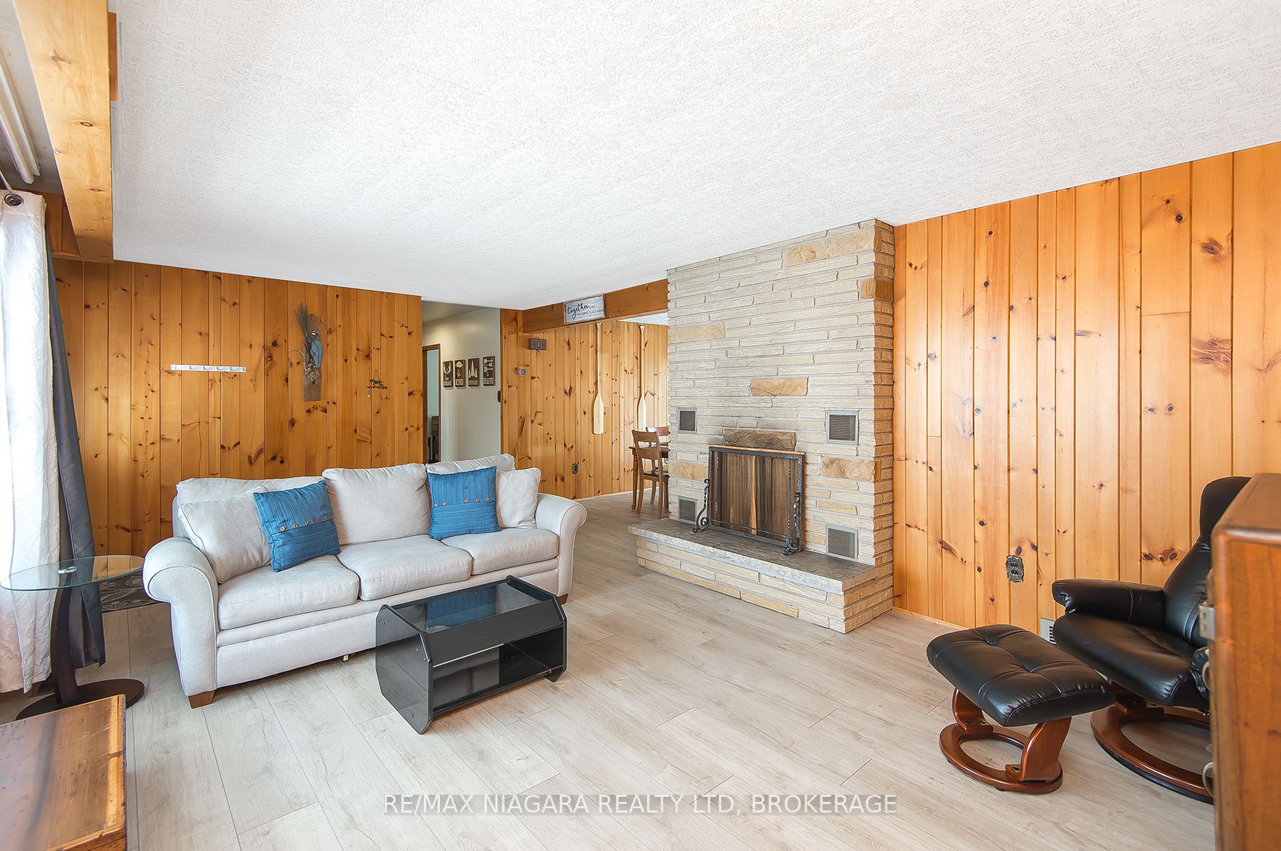 18 Oakridge Crescent Property Photo 15