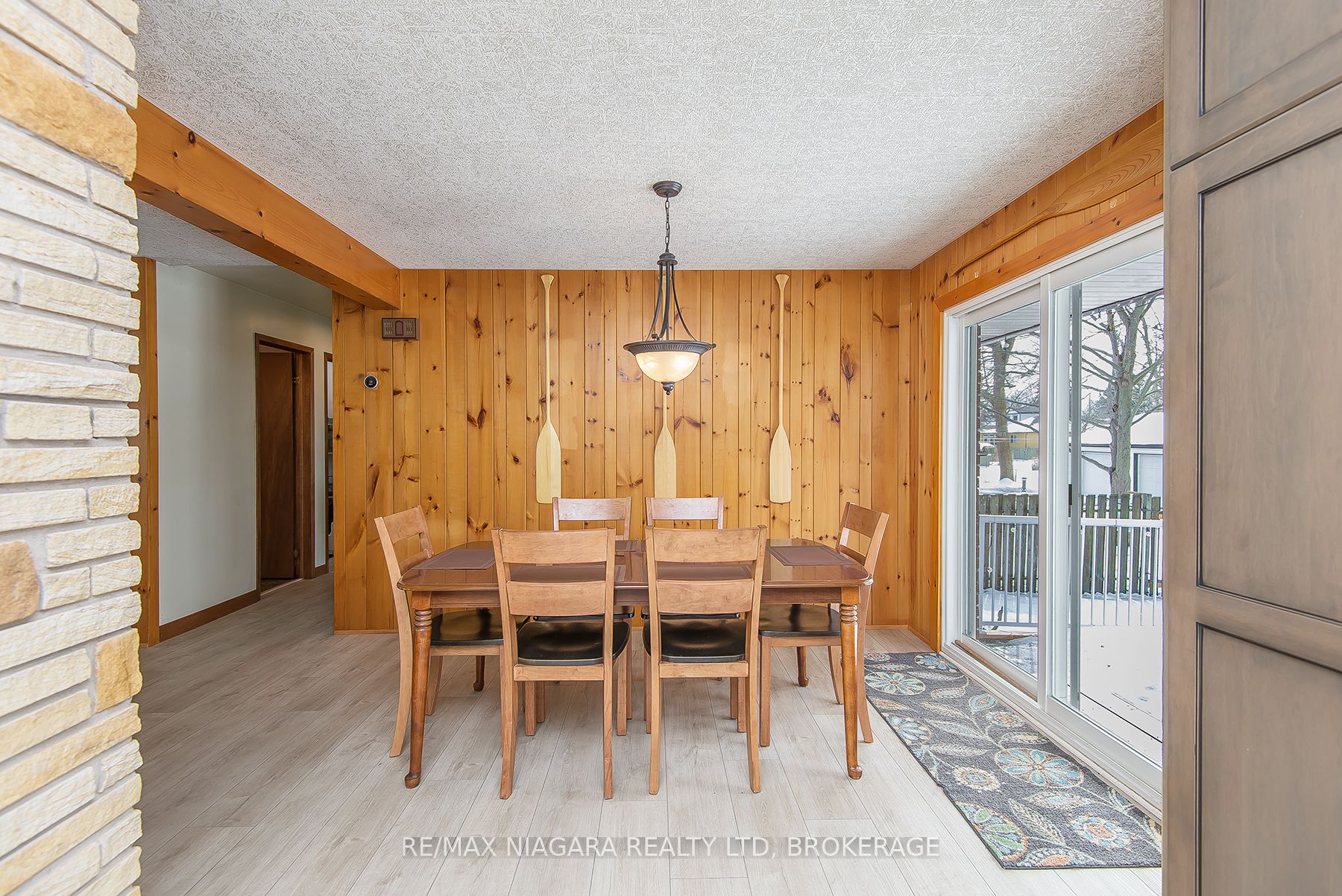 18 Oakridge Crescent Property Photo 18