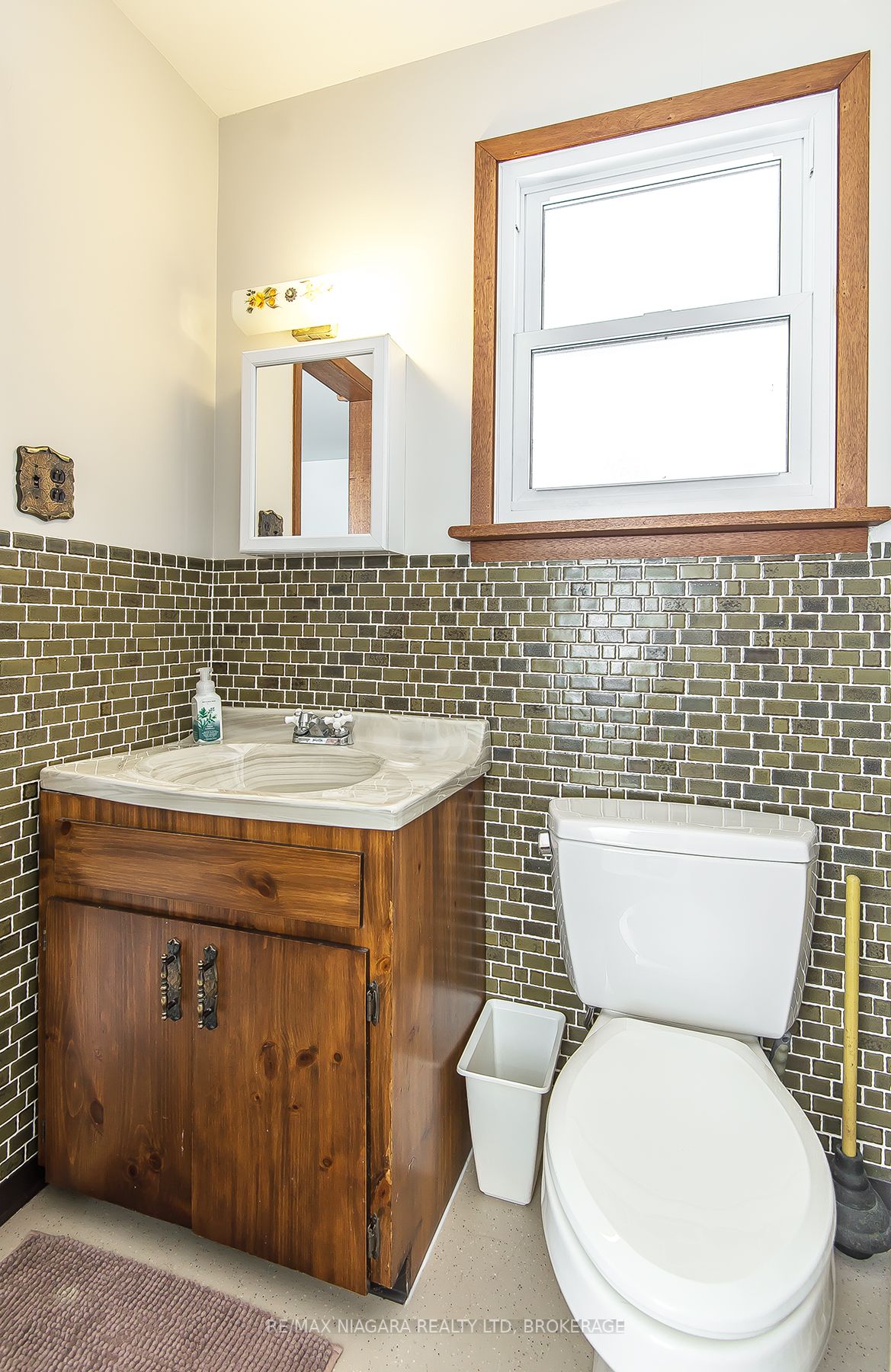 18 Oakridge Crescent Property Photo 26