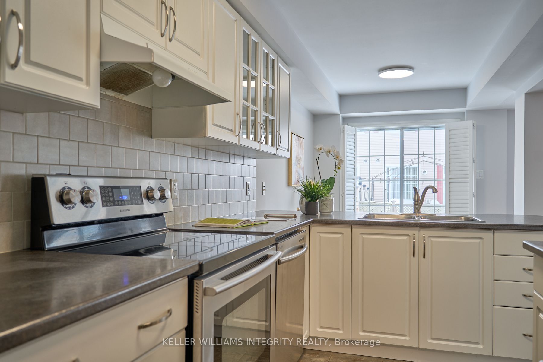 160 Patriot Place Property Photo 11
