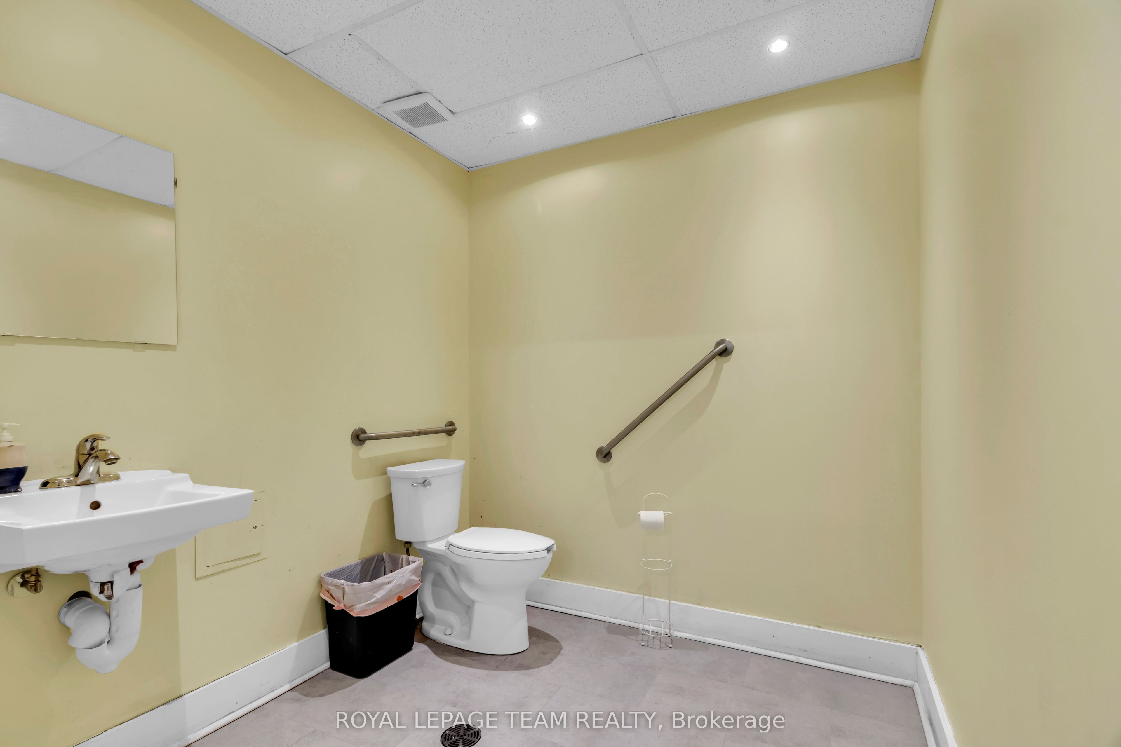 #5 - 2150 Robertson Road Property Photo 14