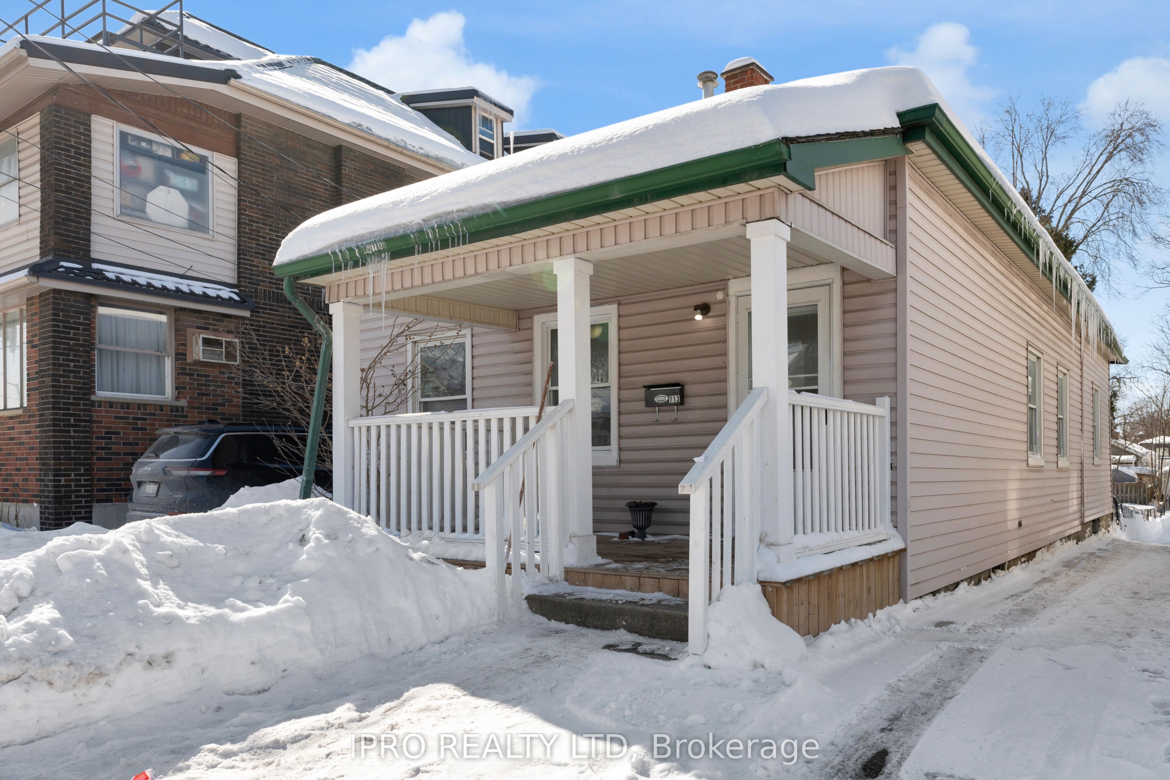 713 Adelaide Street Property Photo 1