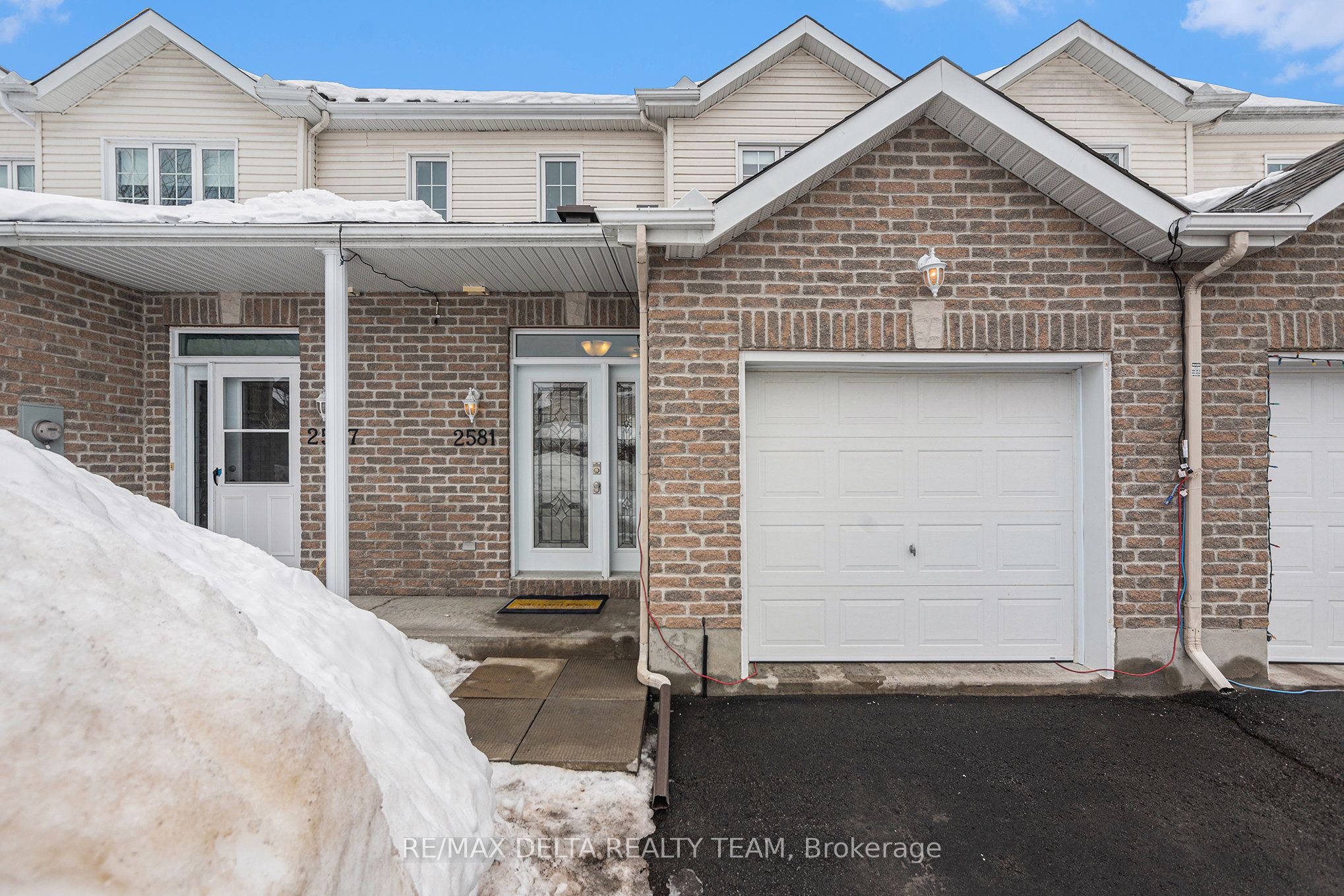 2581 Raymond St Property Photo