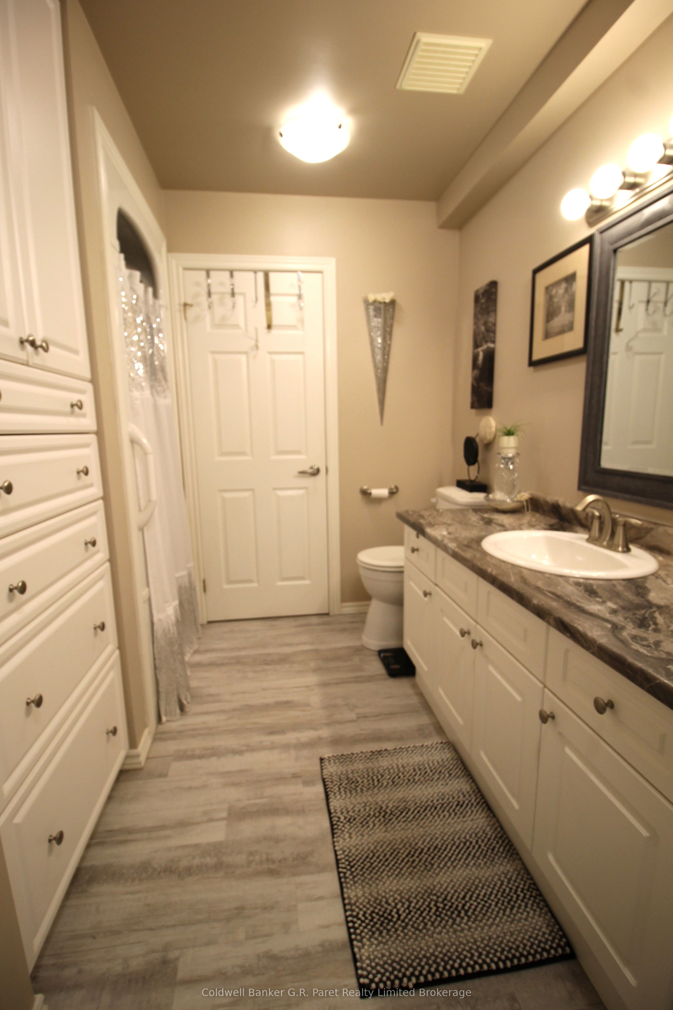 #5 - 150 Oak Street Property Photo 16