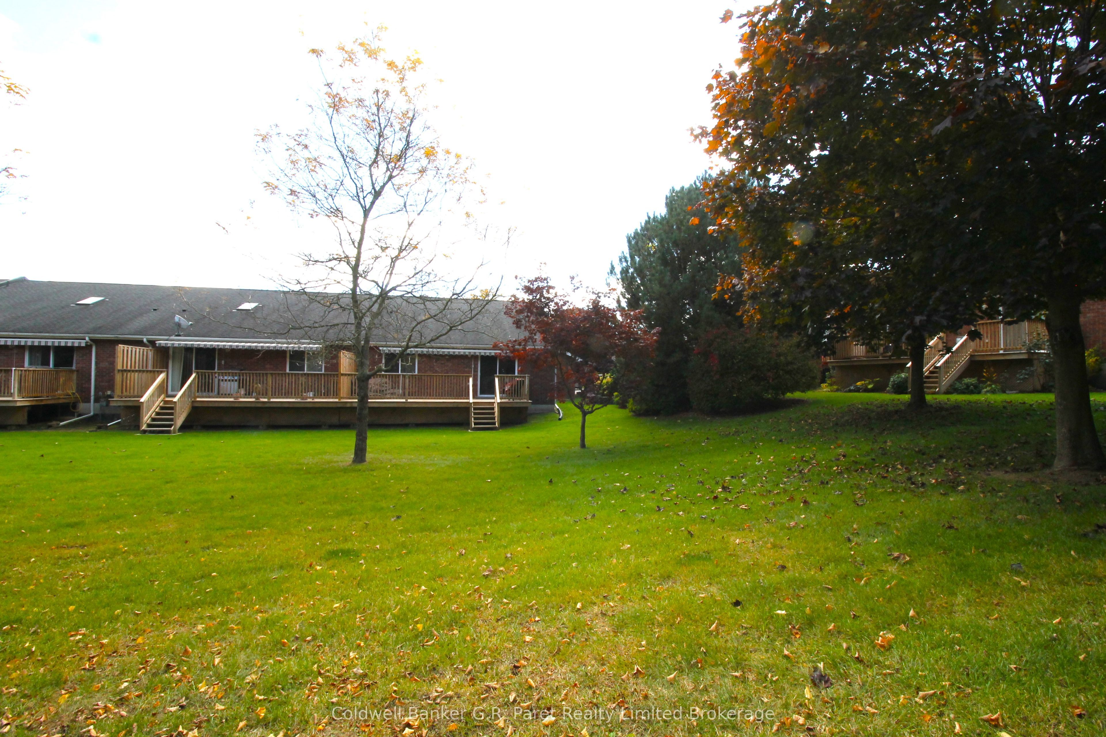 #5 - 150 Oak Street Property Photo 33