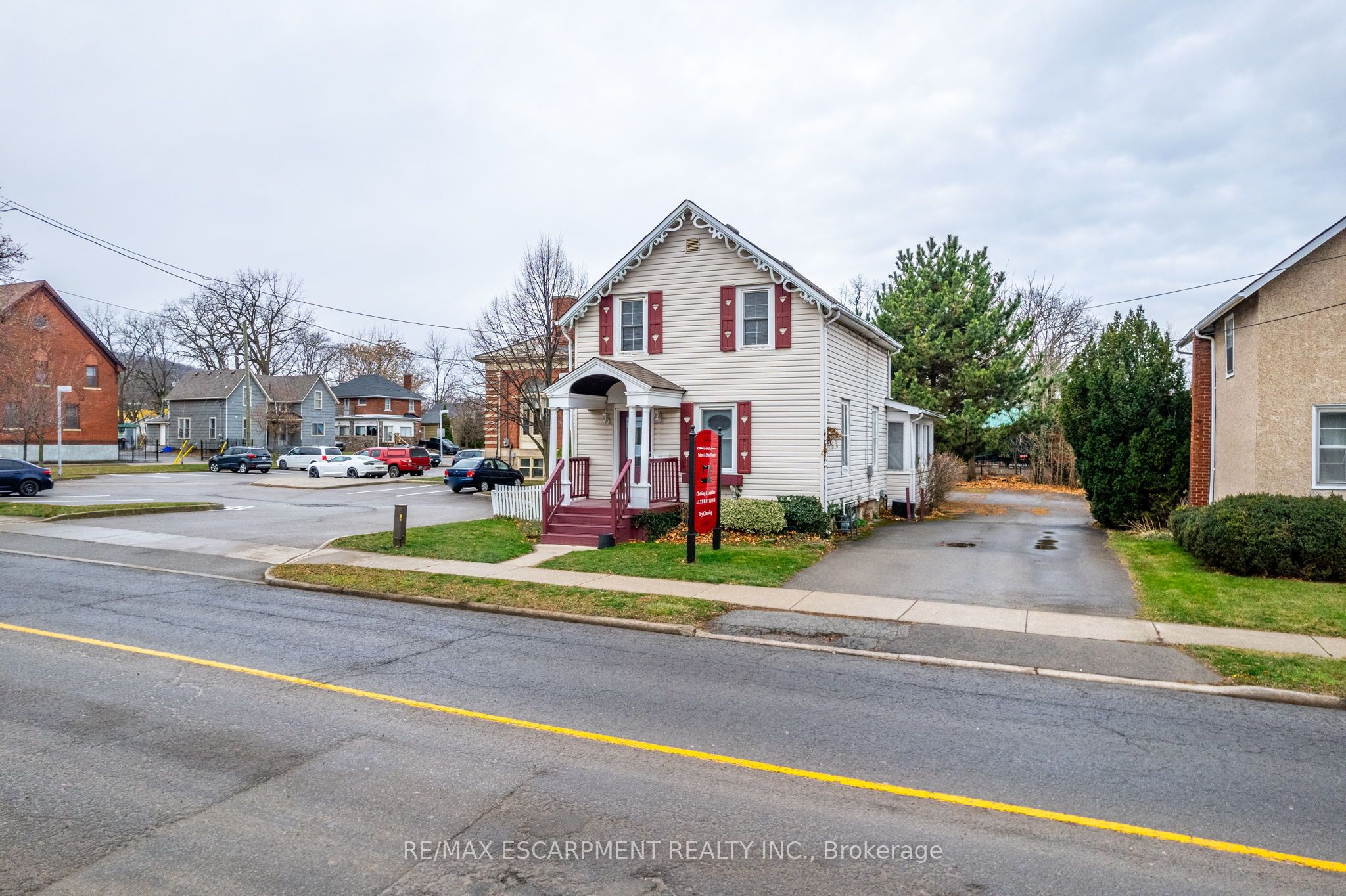 35 Ontario Street Property Photo 3