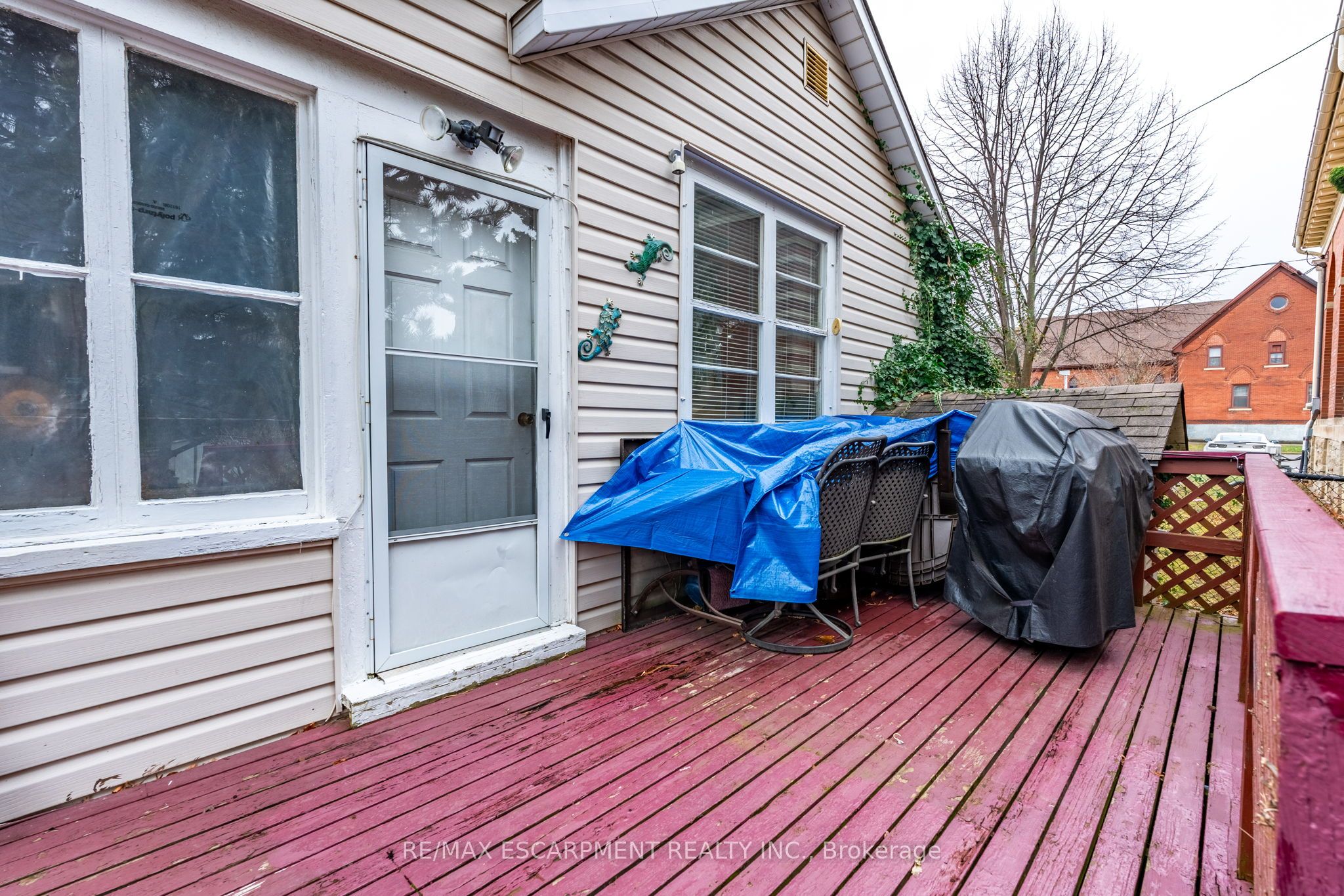 35 Ontario Street Property Photo 10