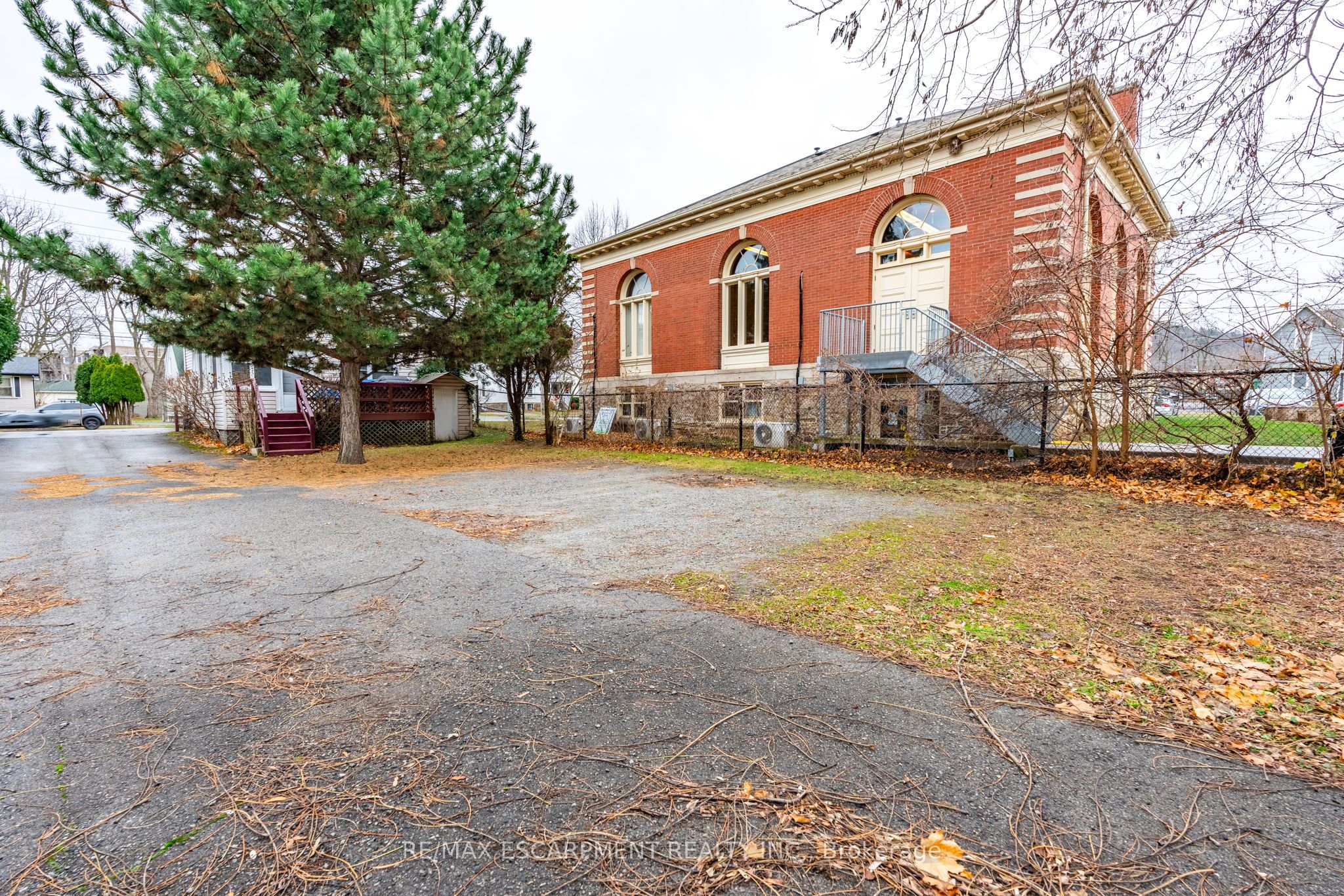 35 Ontario Street Property Photo 14