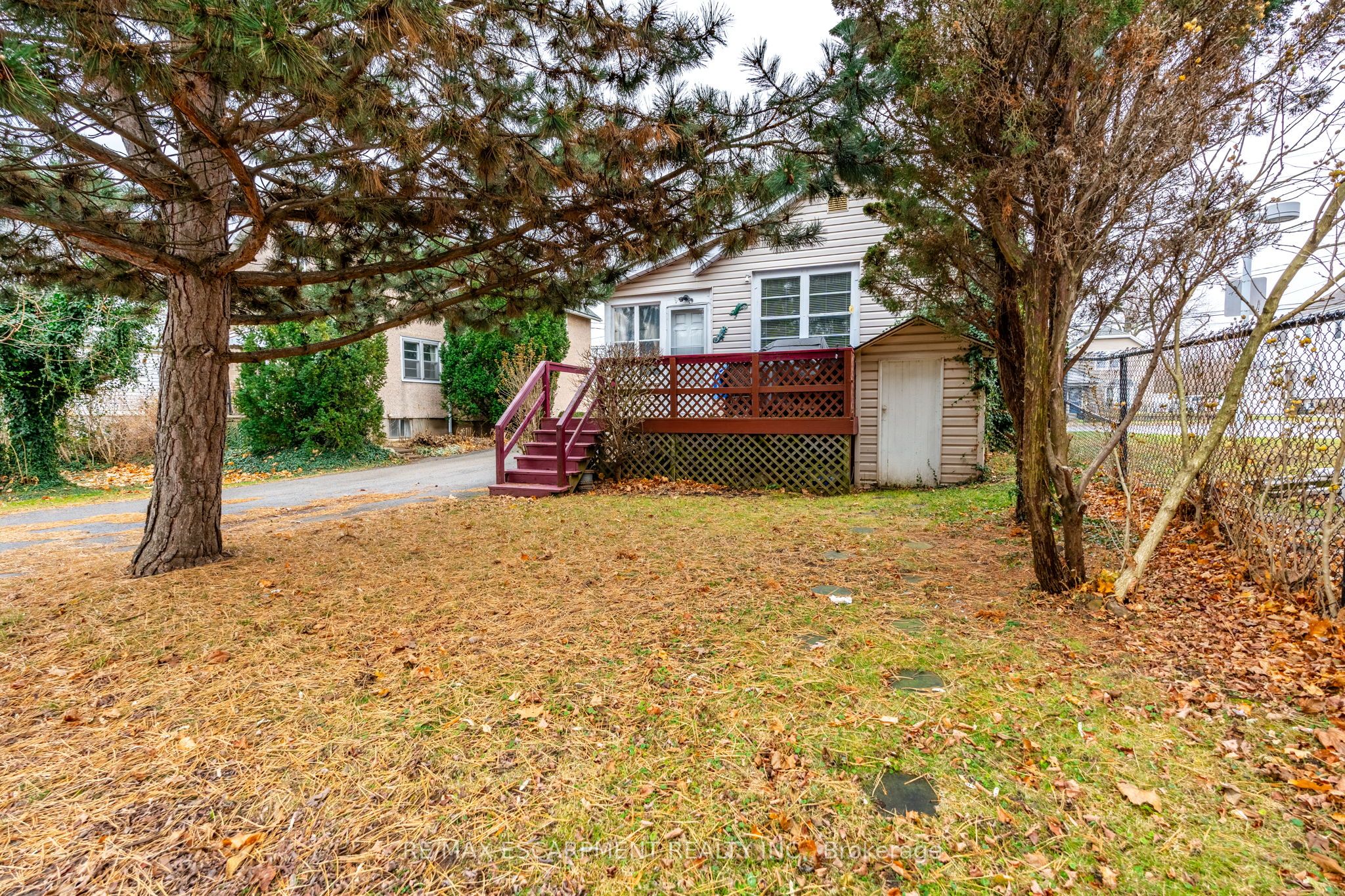 35 Ontario Street Property Photo 18