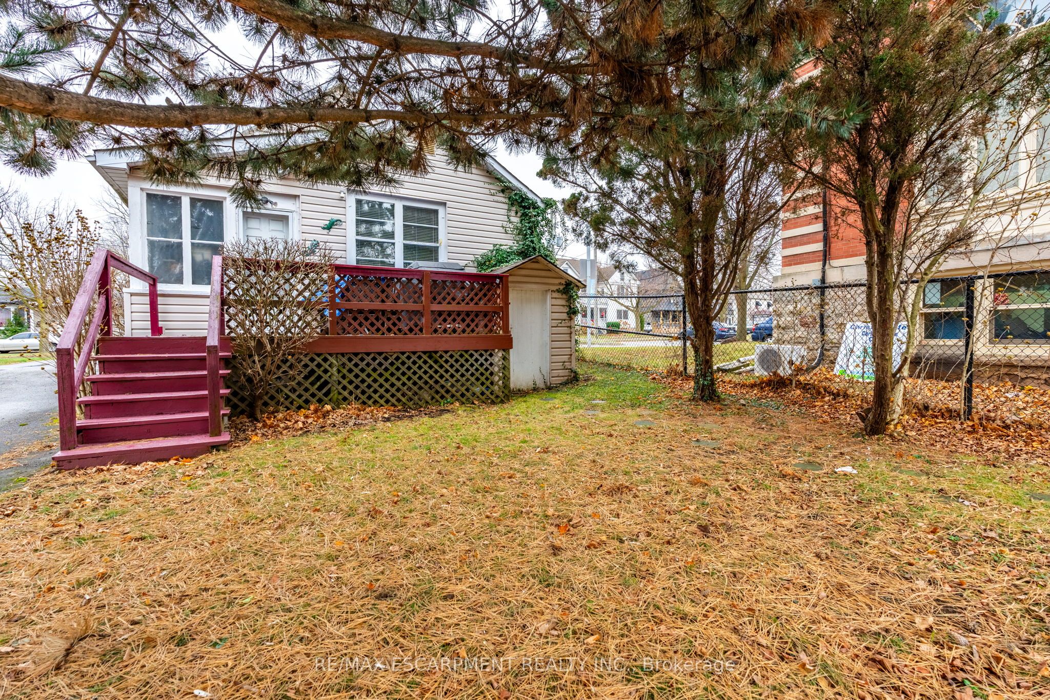 35 Ontario Street Property Photo 19