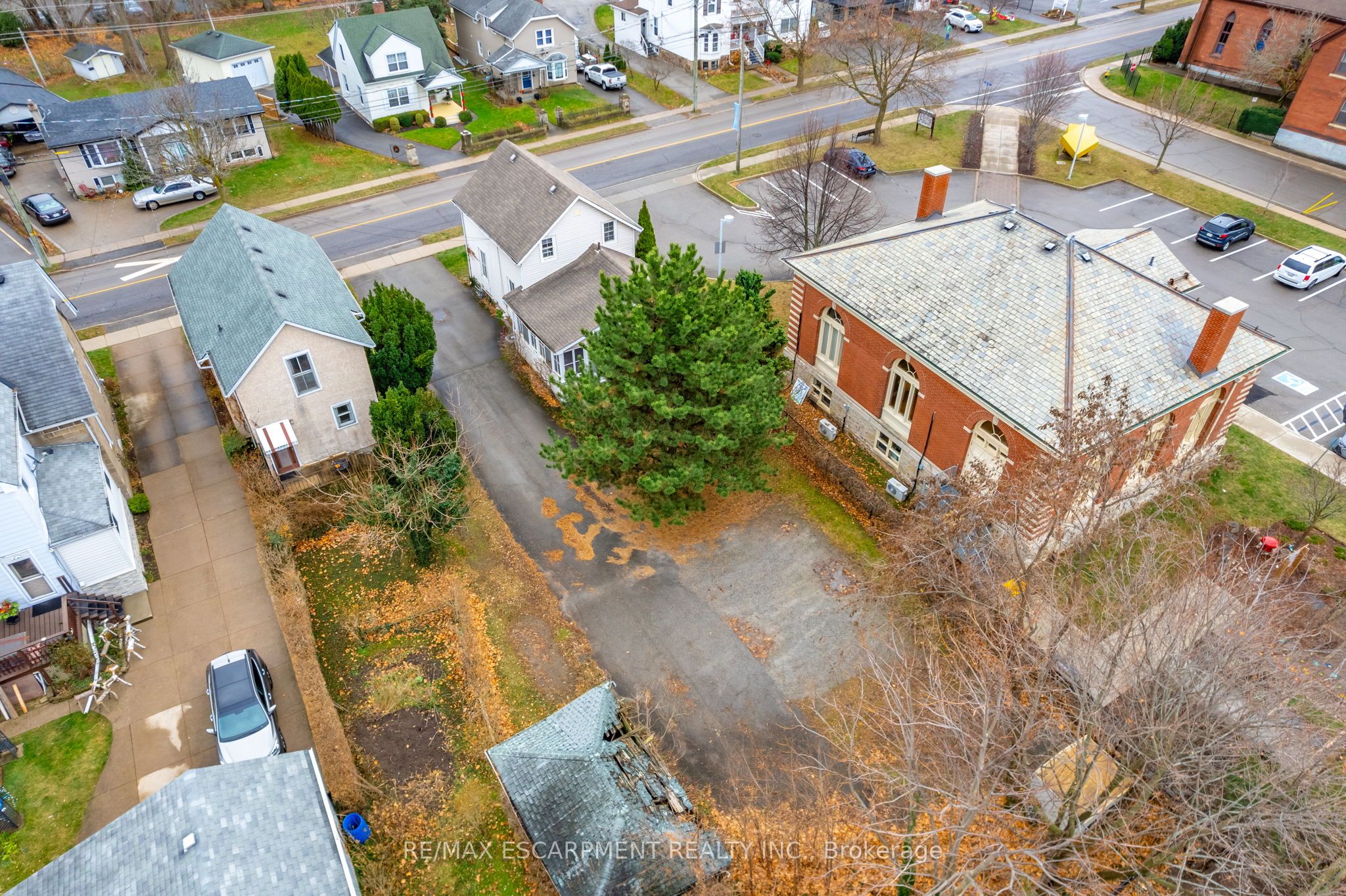 35 Ontario Street Property Photo 22