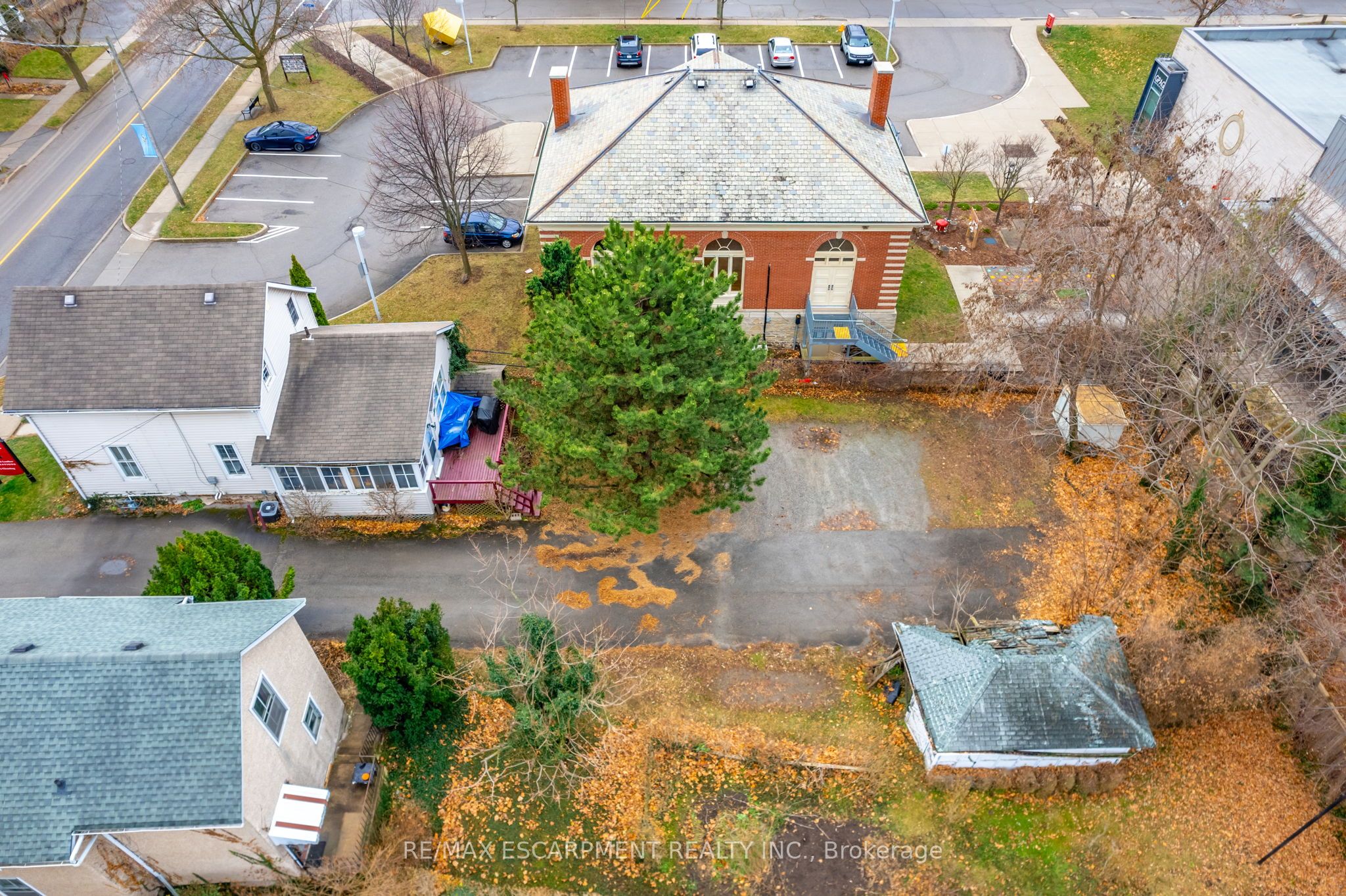 35 Ontario Street Property Photo 24