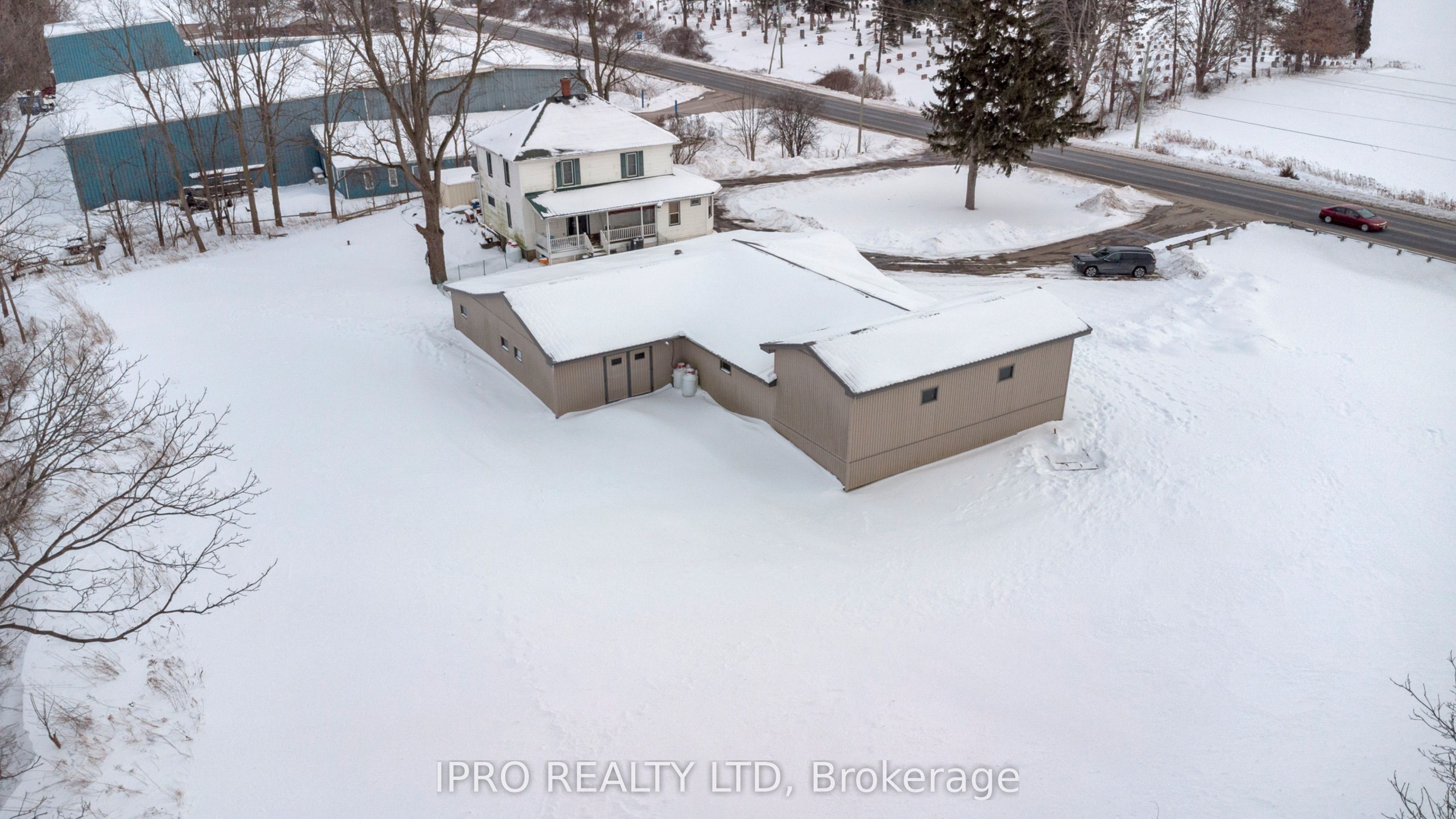 334076 Plank Line Property Photo 3