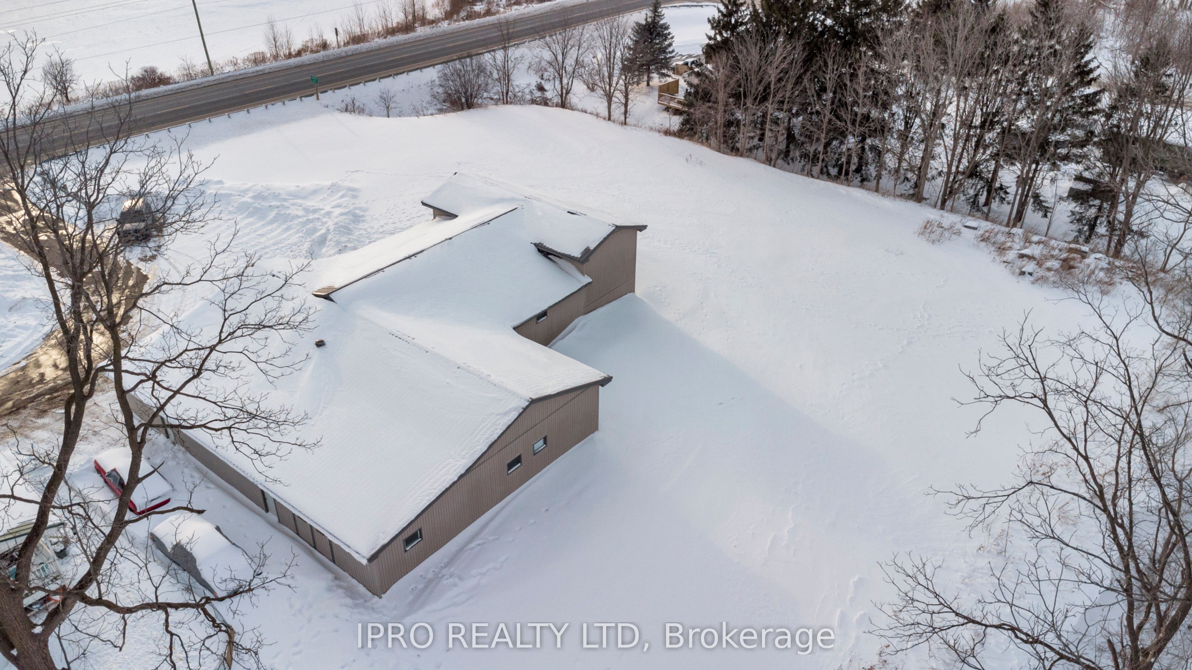 334076 Plank Line Property Photo 4