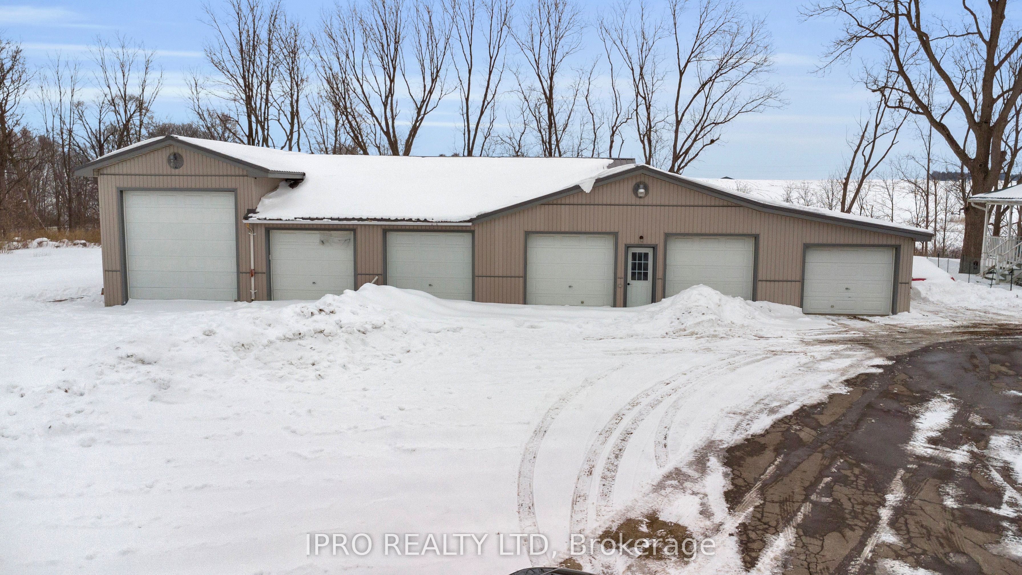 334076 Plank Line Property Photo 5