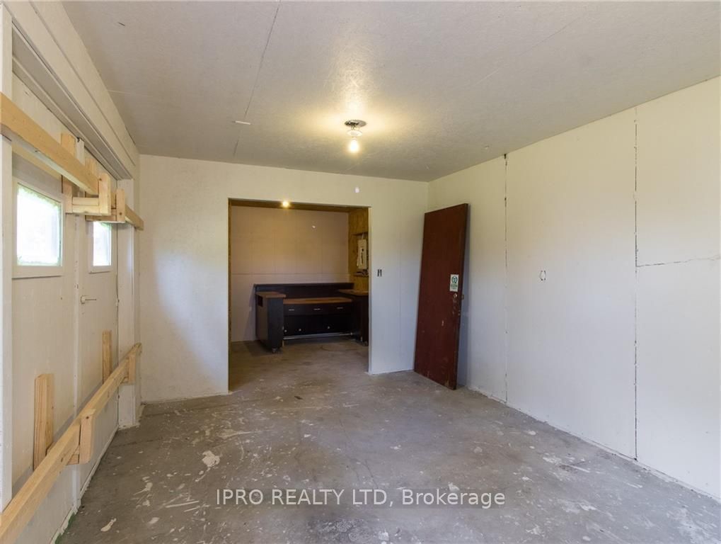 334076 Plank Line Property Photo 8
