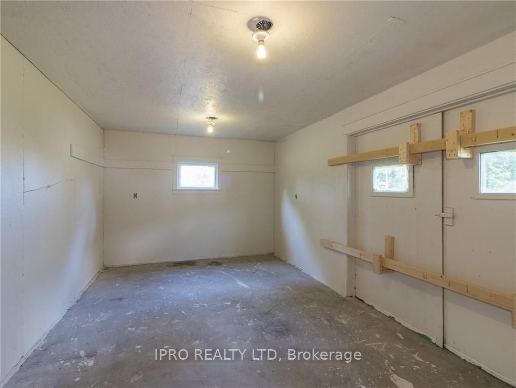 334076 Plank Line Property Photo 9