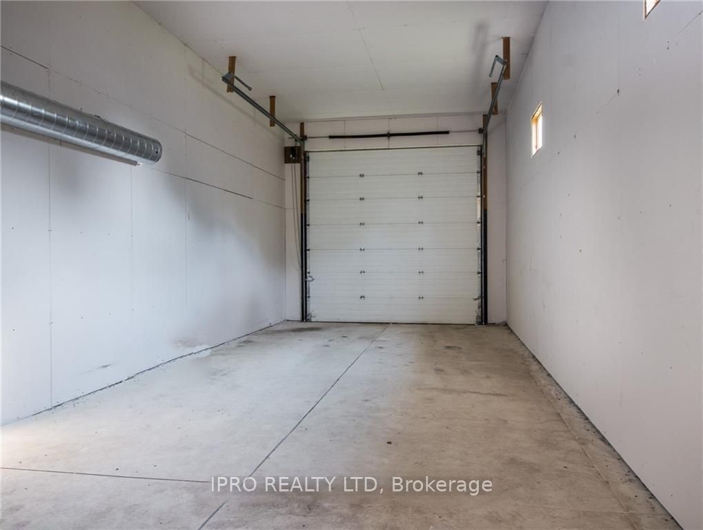 334076 Plank Line Property Photo 13