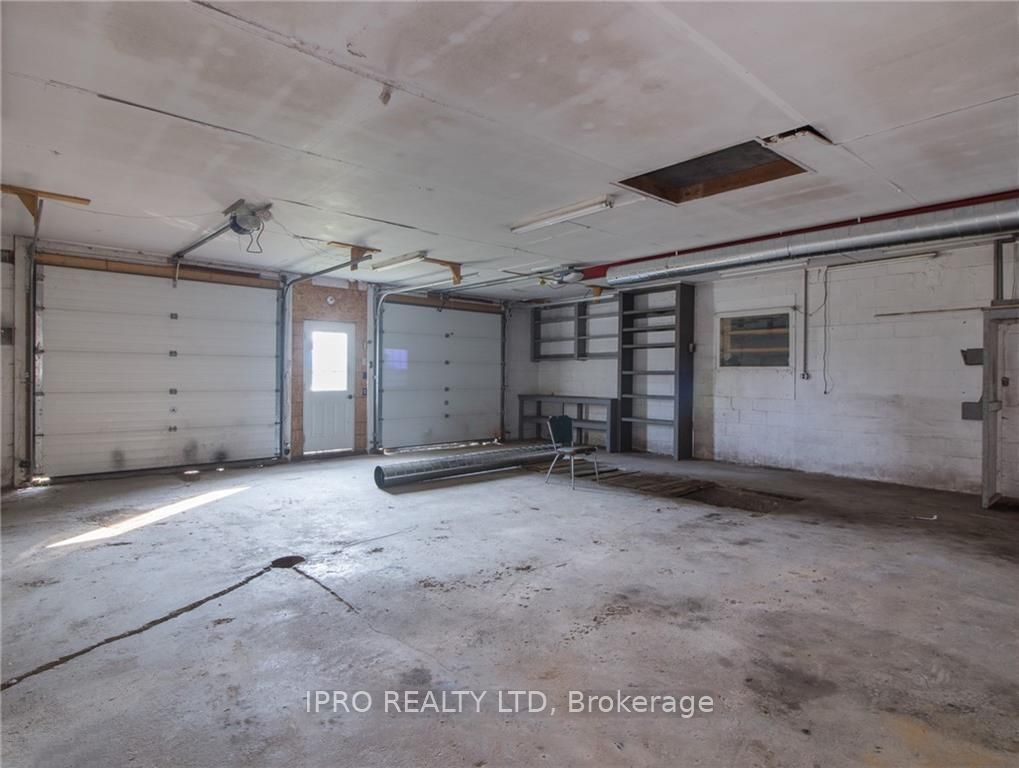 334076 Plank Line Property Photo 14