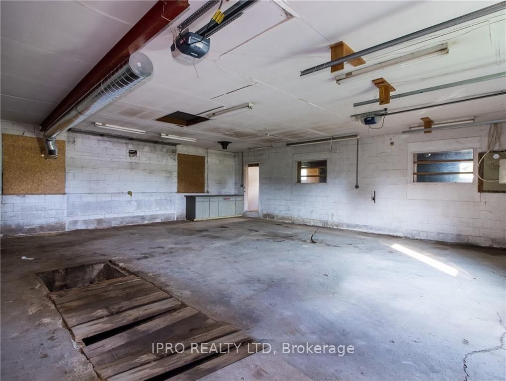 334076 Plank Line Property Photo 15