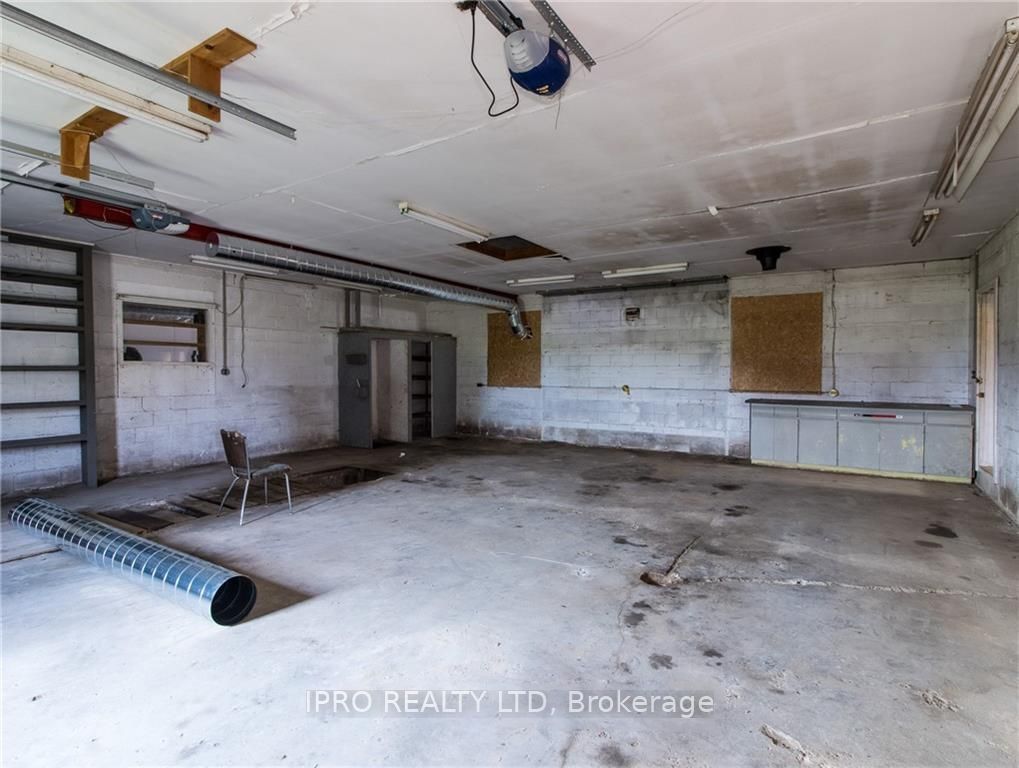 334076 Plank Line Property Photo 16