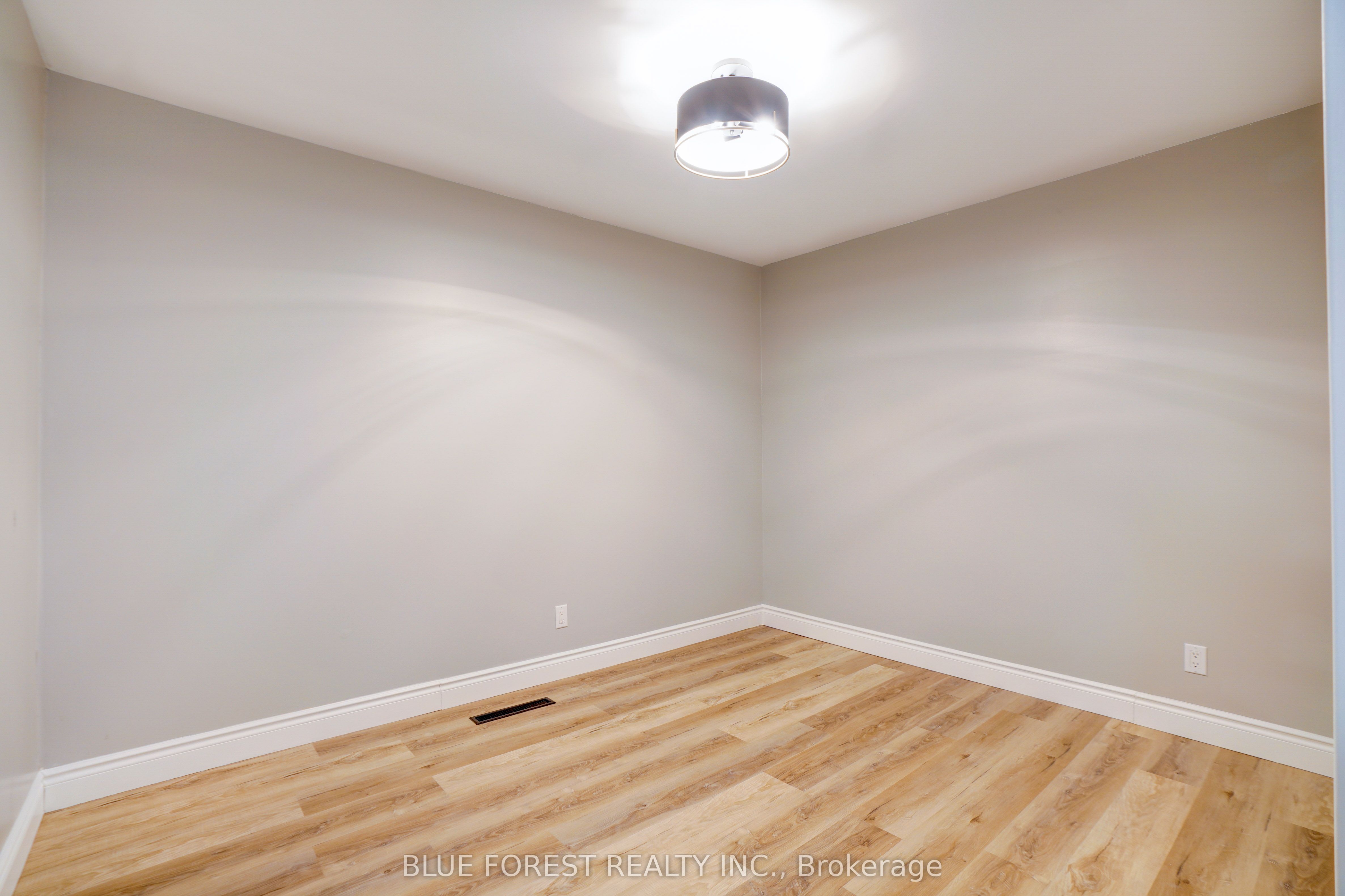 574 Oakridge Dr Property Photo 13