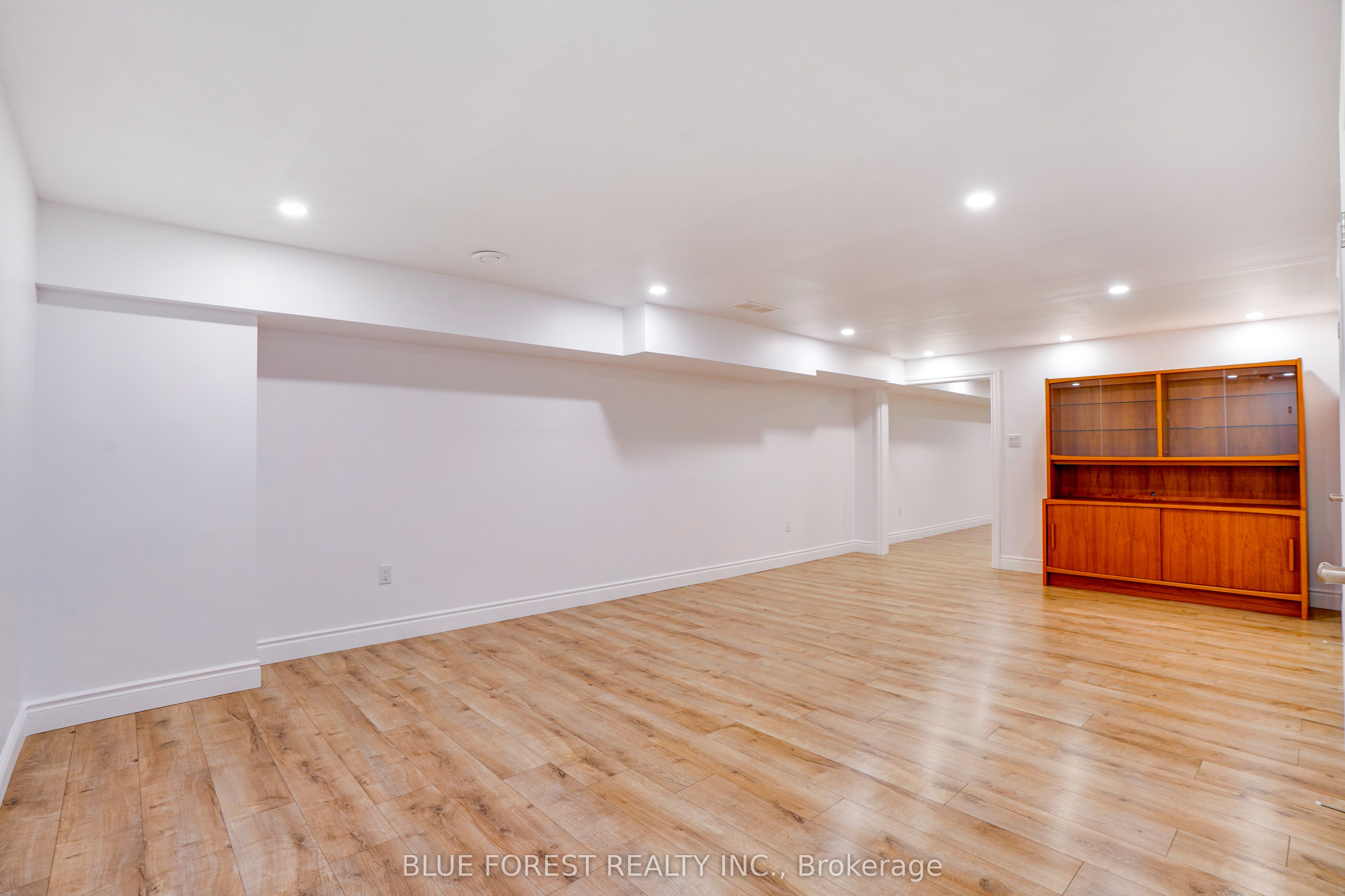 574 Oakridge Dr Property Photo 34