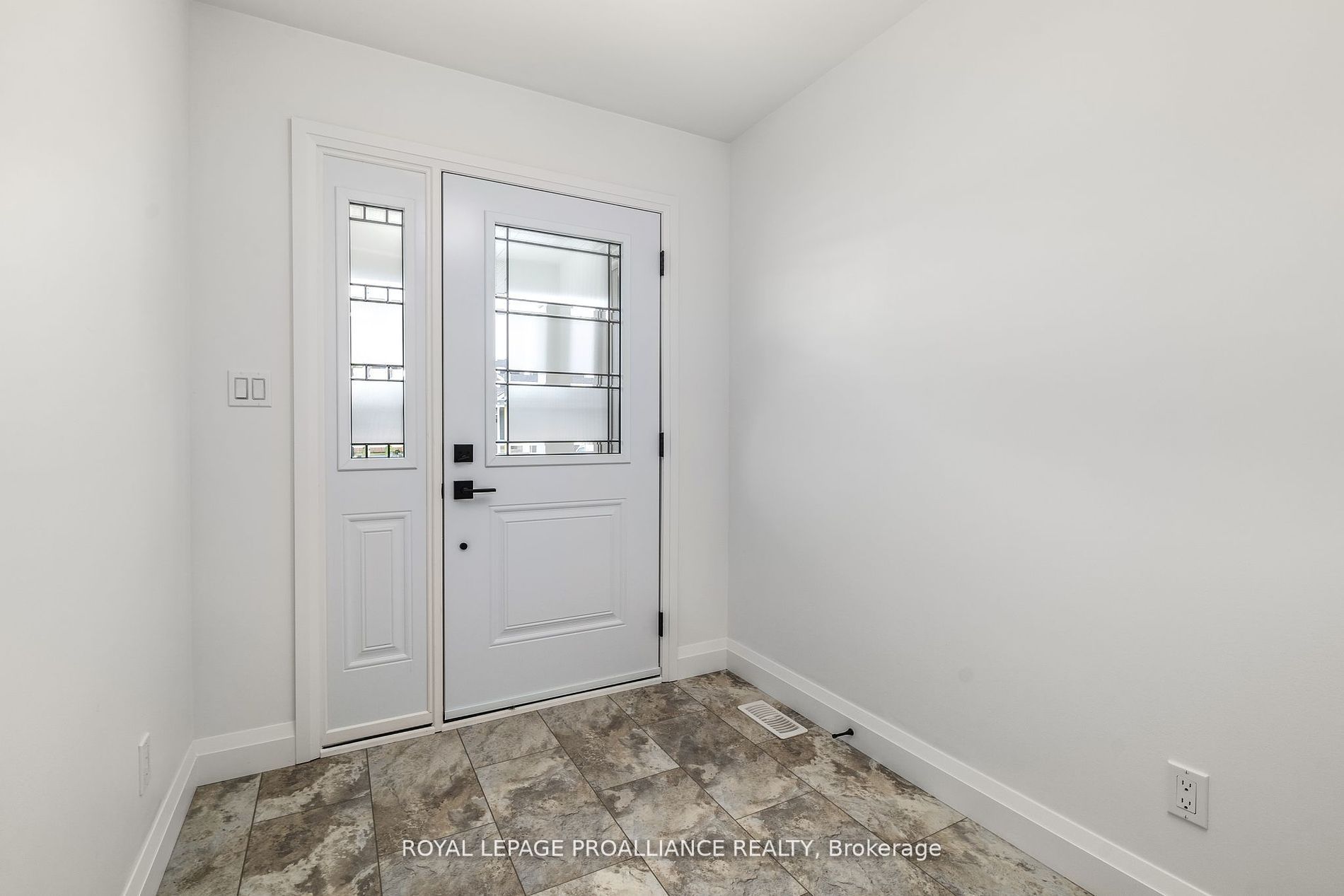 72 Stirling Crescent Property Photo 10