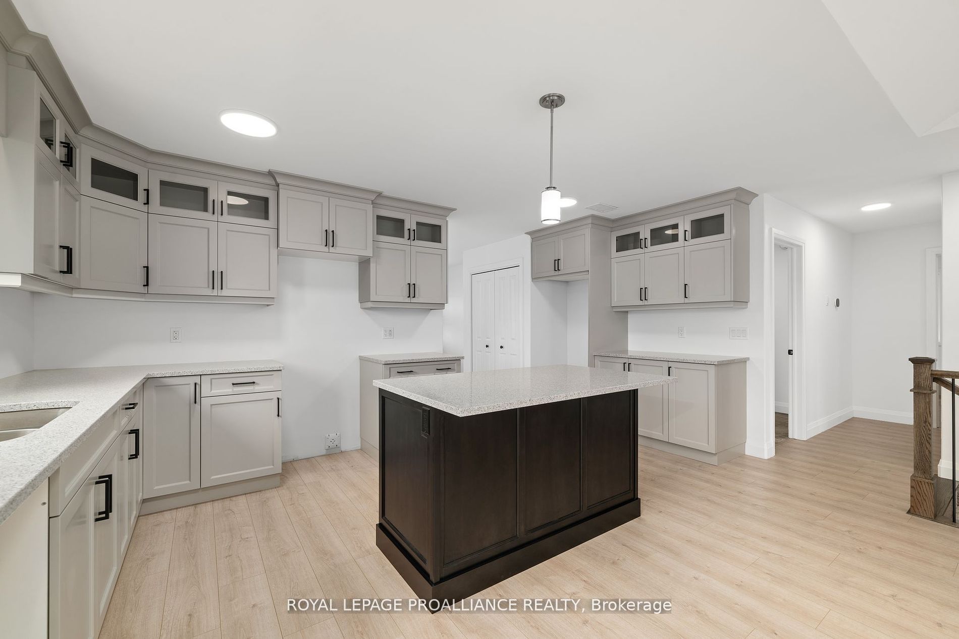 72 Stirling Crescent Property Photo 16