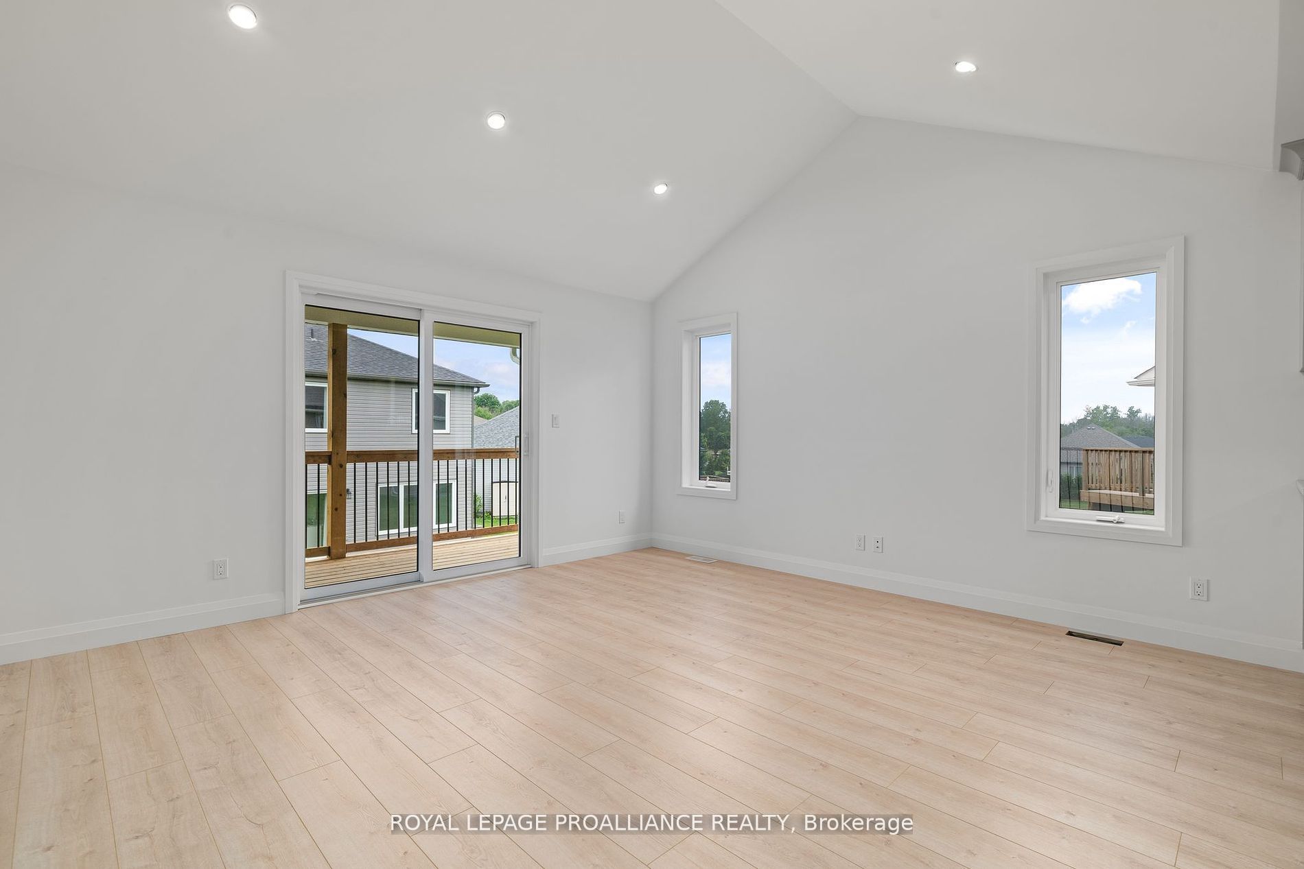 72 Stirling Crescent Property Photo 17