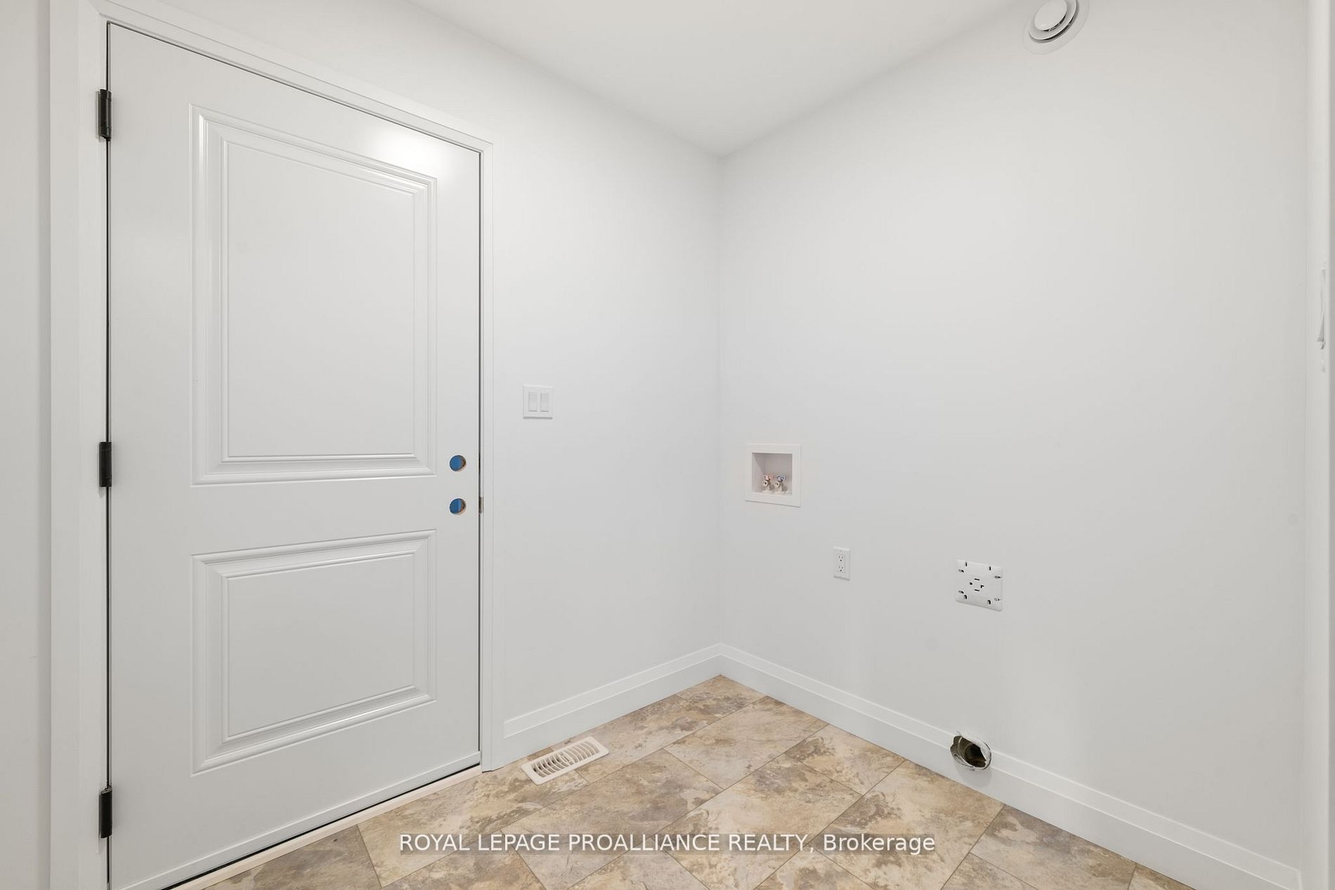 72 Stirling Crescent Property Photo 19