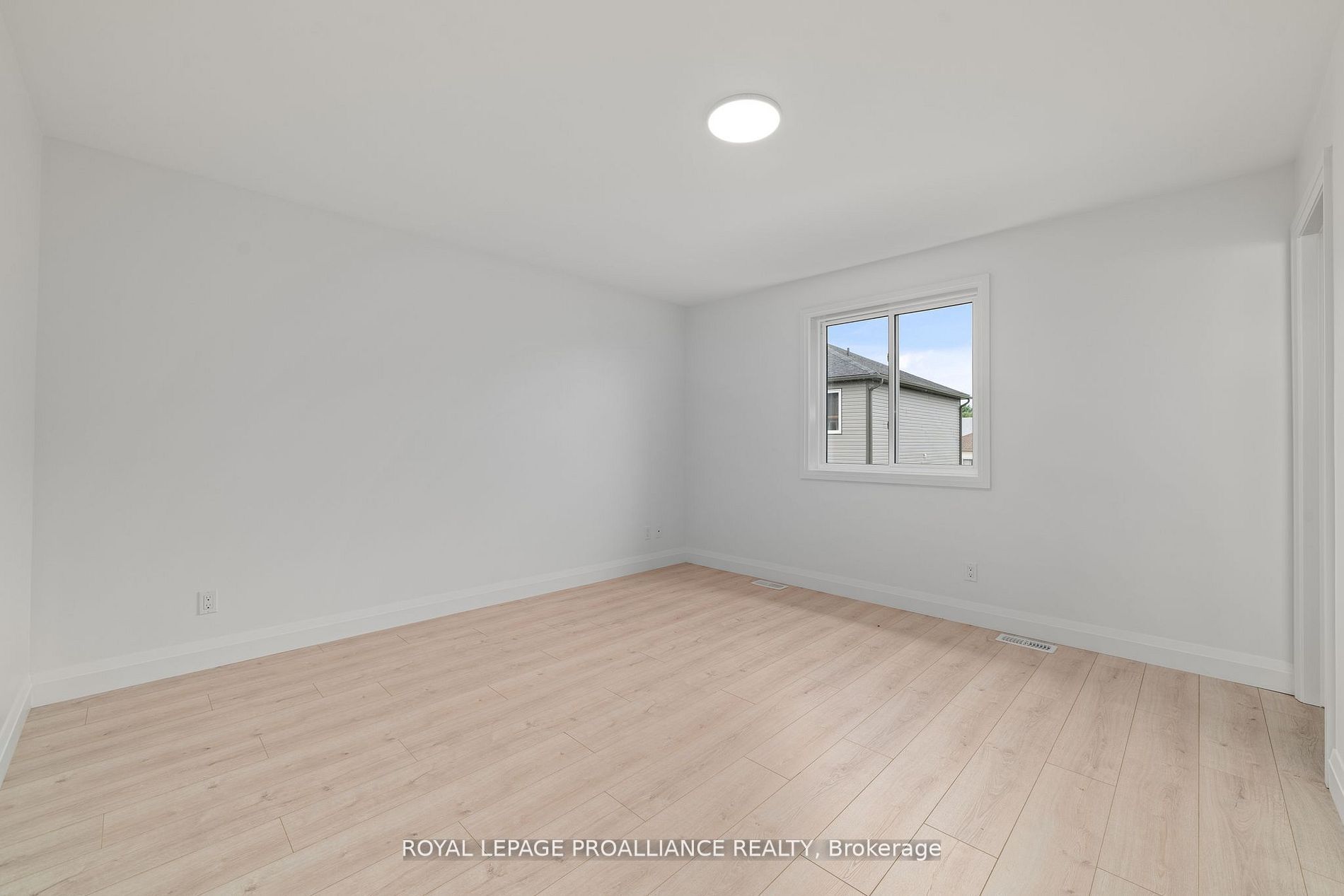 72 Stirling Crescent Property Photo 23