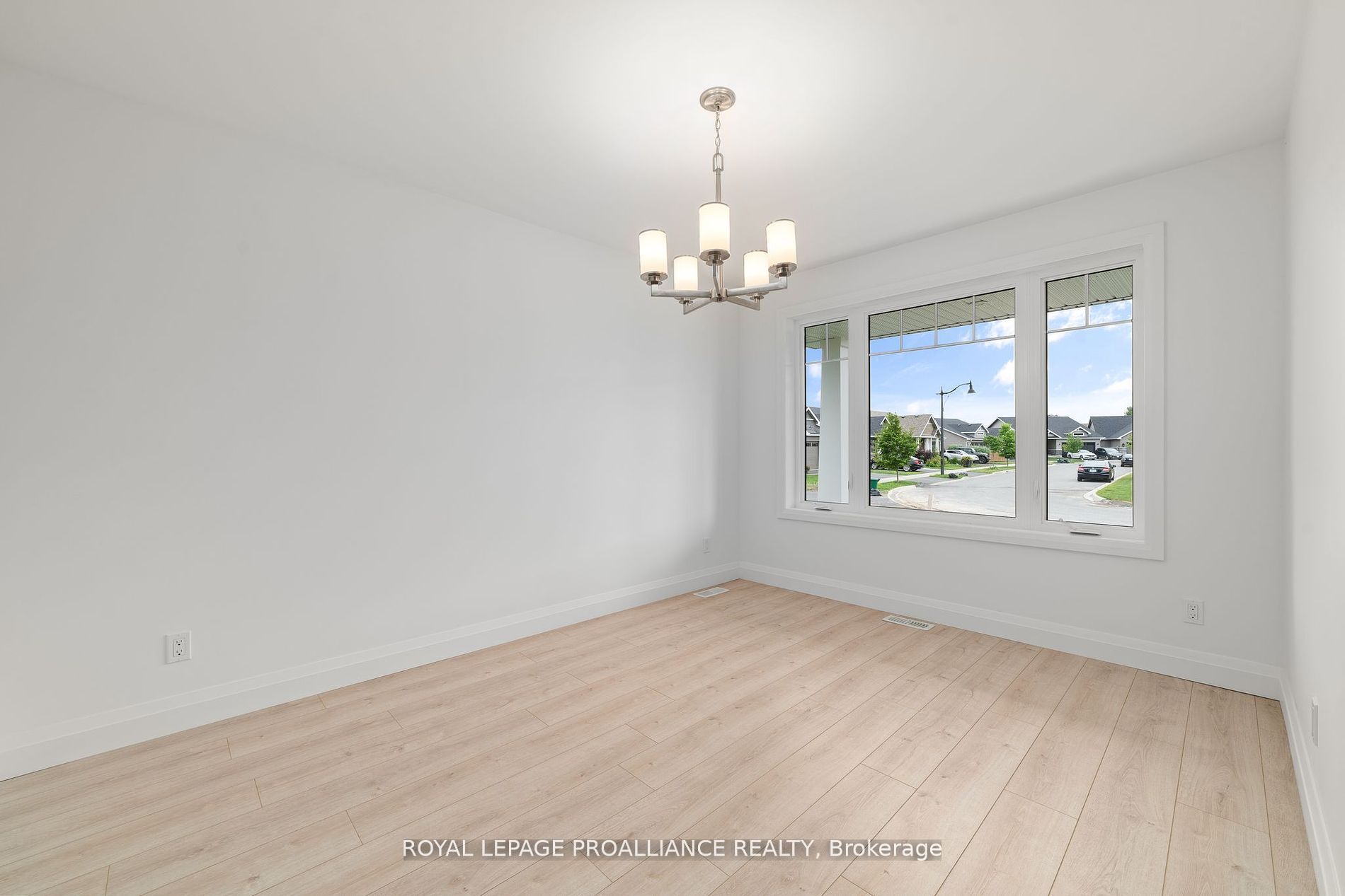 72 Stirling Crescent Property Photo 27
