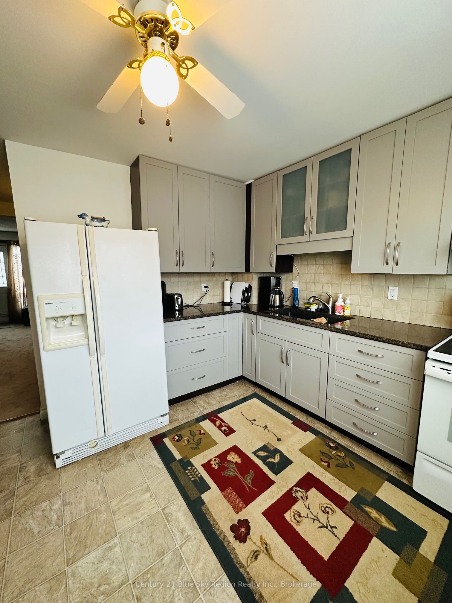 #b1 - 450 Lakeshore Drive Property Photo 5